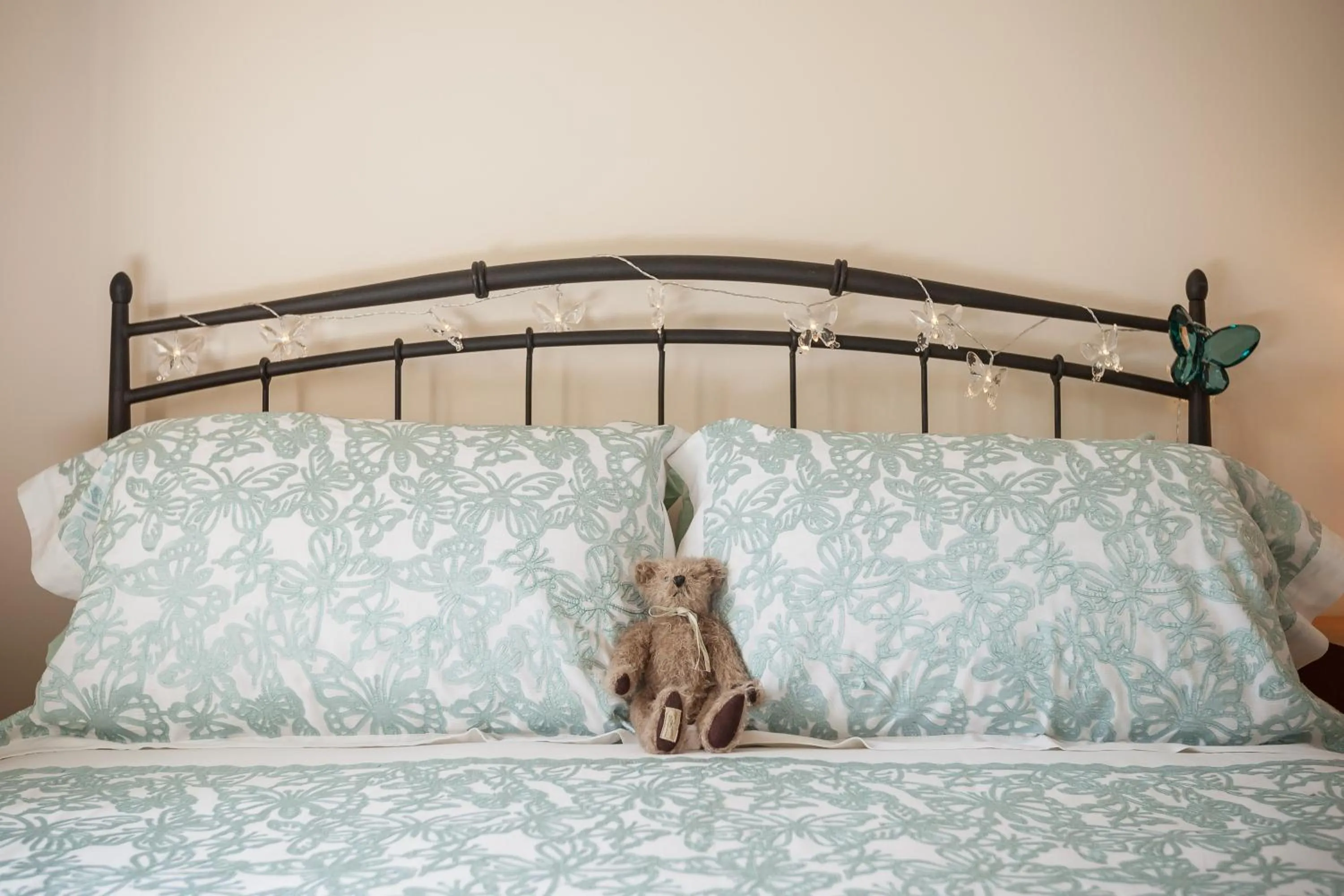 Decorative detail, Bed in Skipbridge Farm Cottages