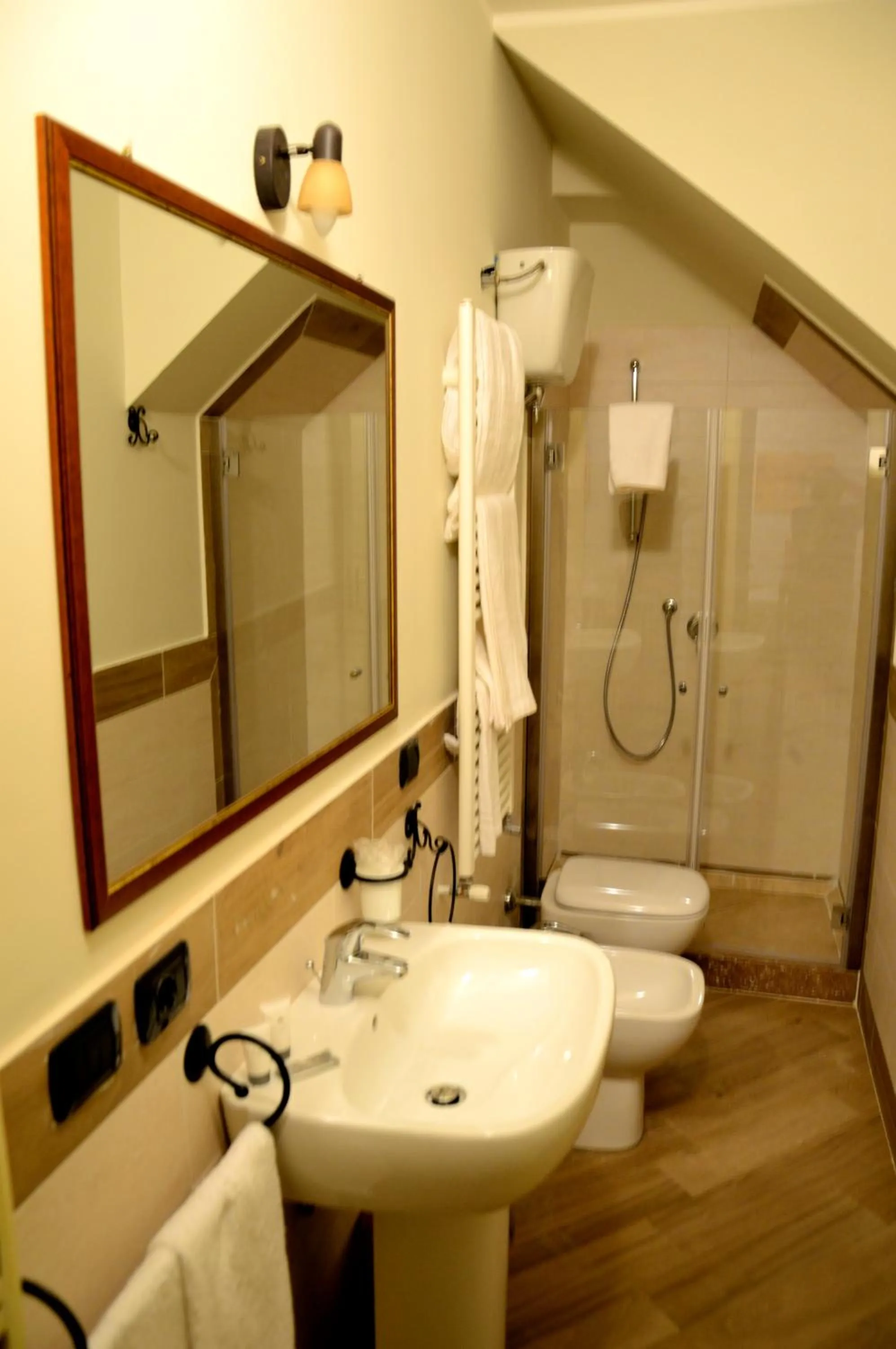 Bathroom in La Vignola Country Hotel