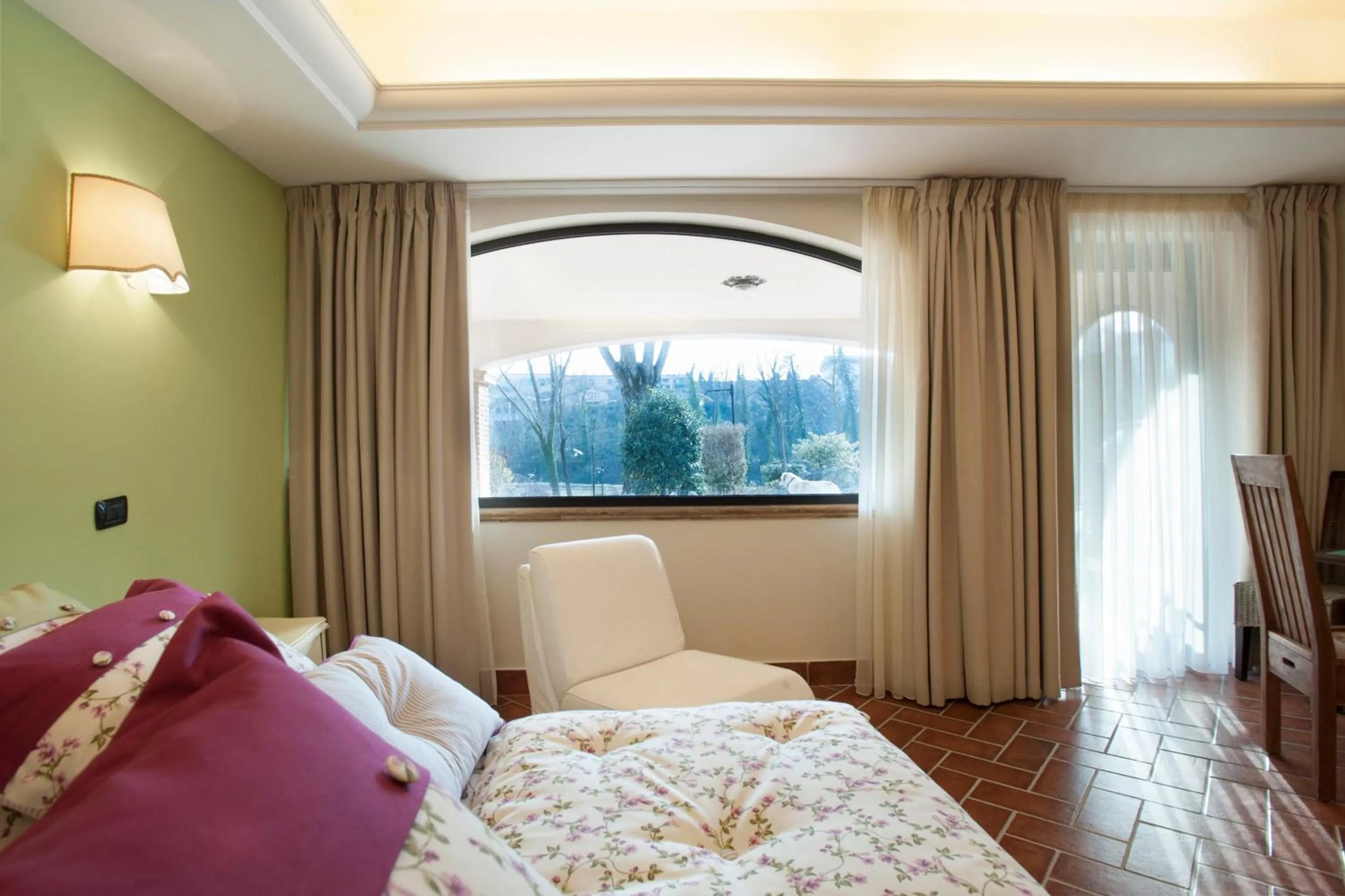 Day, Bed in La Vignola Country Hotel