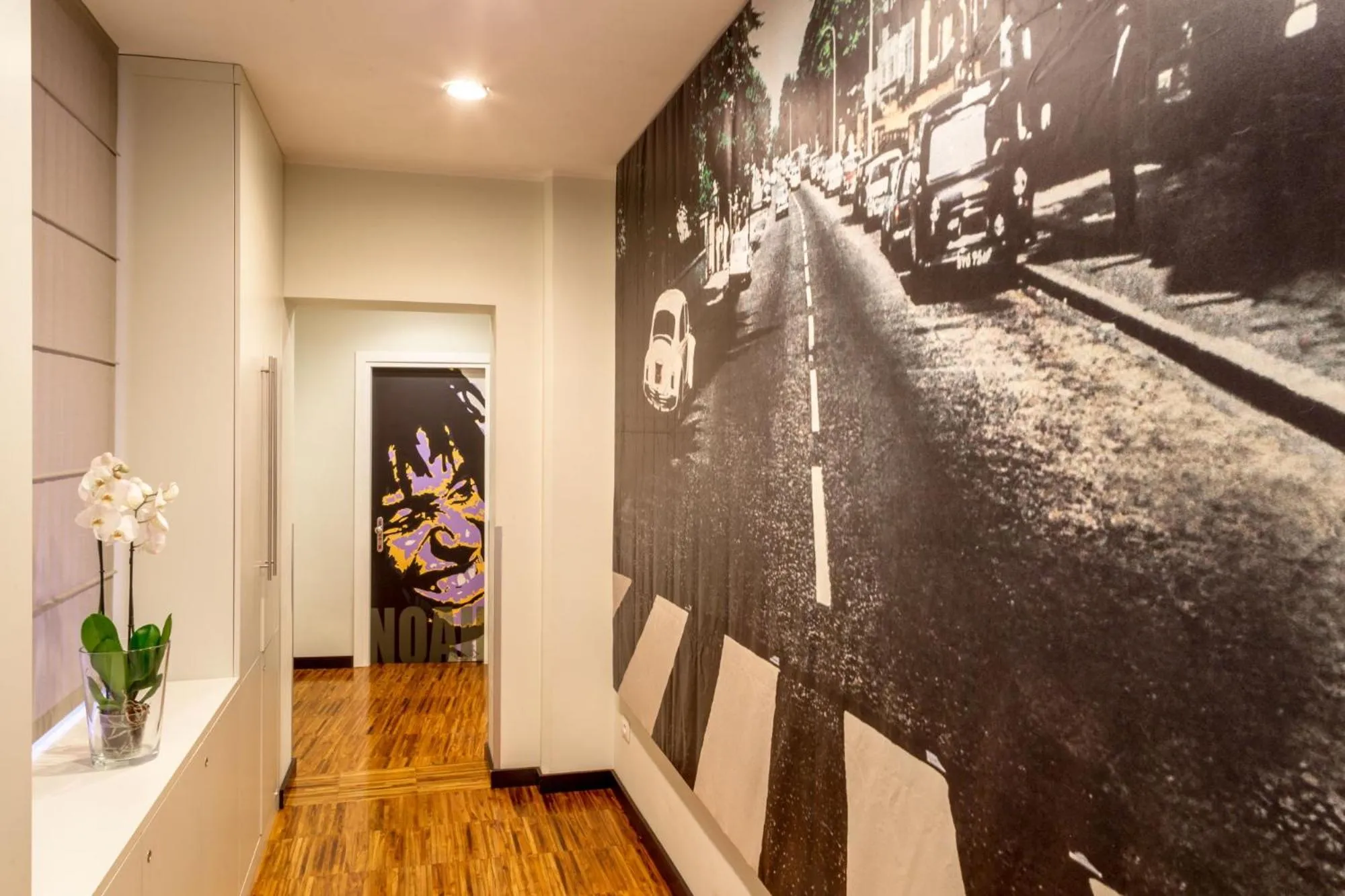 Decorative detail in Suitedreams