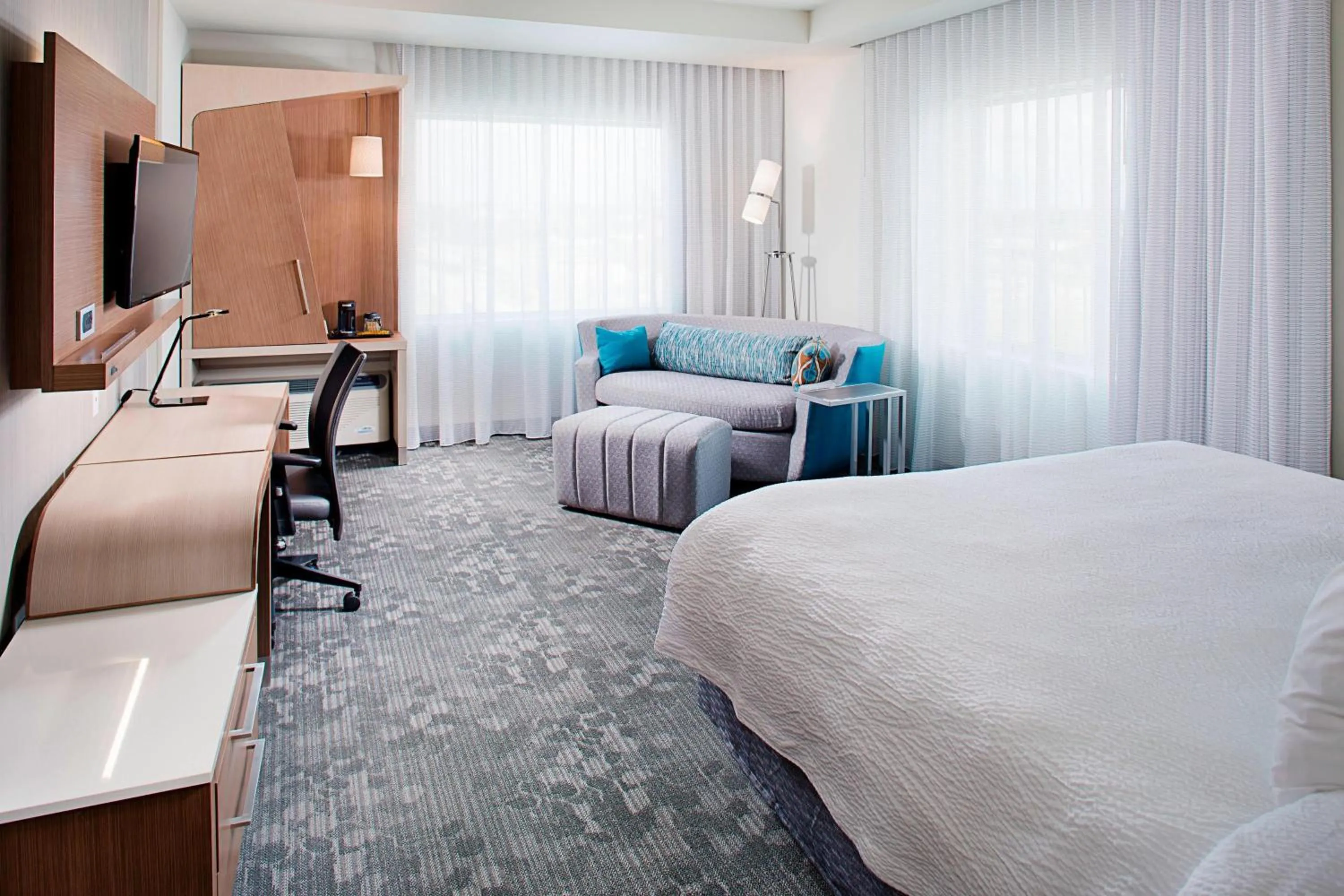 Photo of the whole room, Bed in Courtyard by Marriott Dallas Carrollton and Carrollton Conference Center