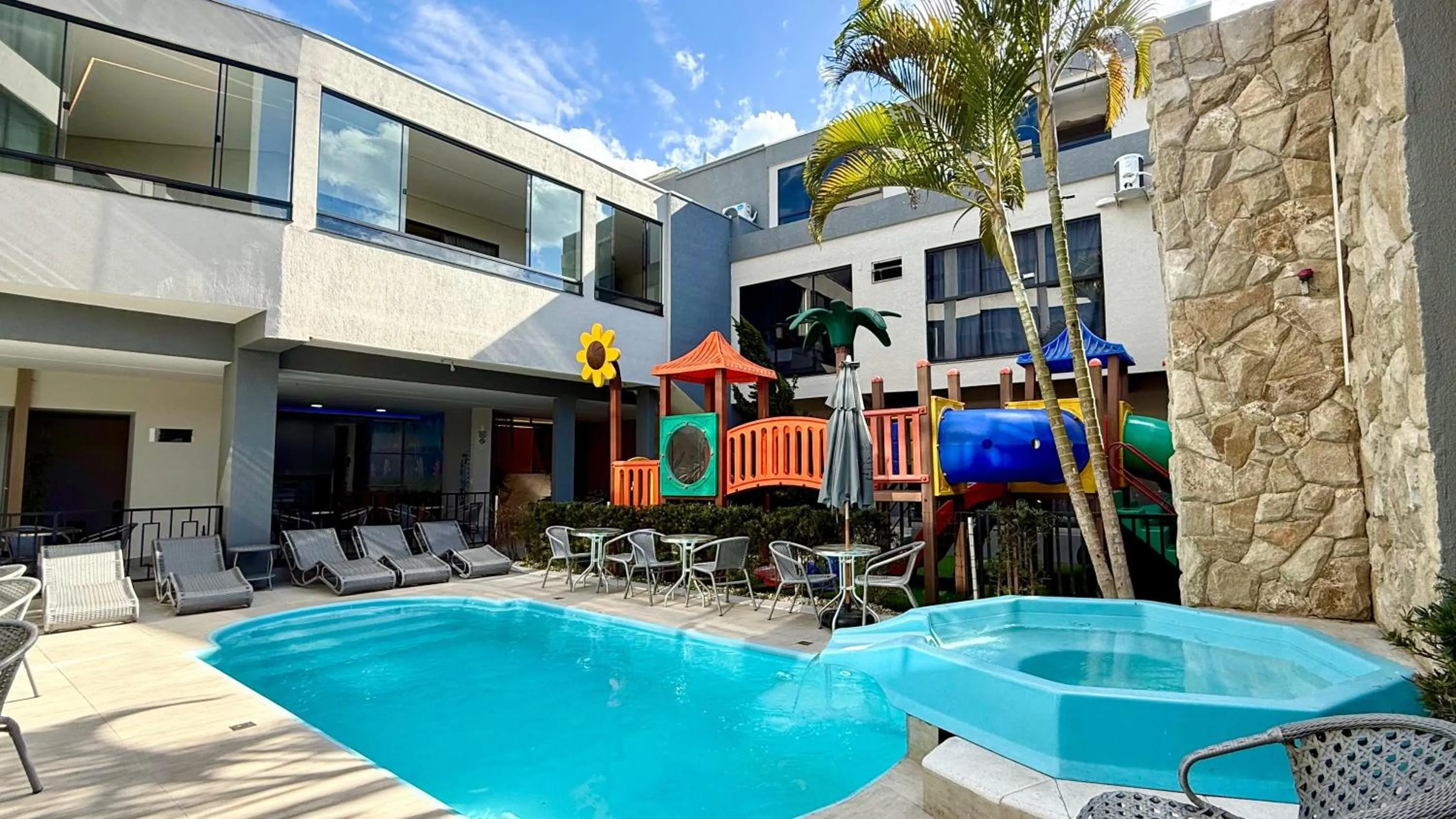 Swimming pool in Pousada Duas Ilhas