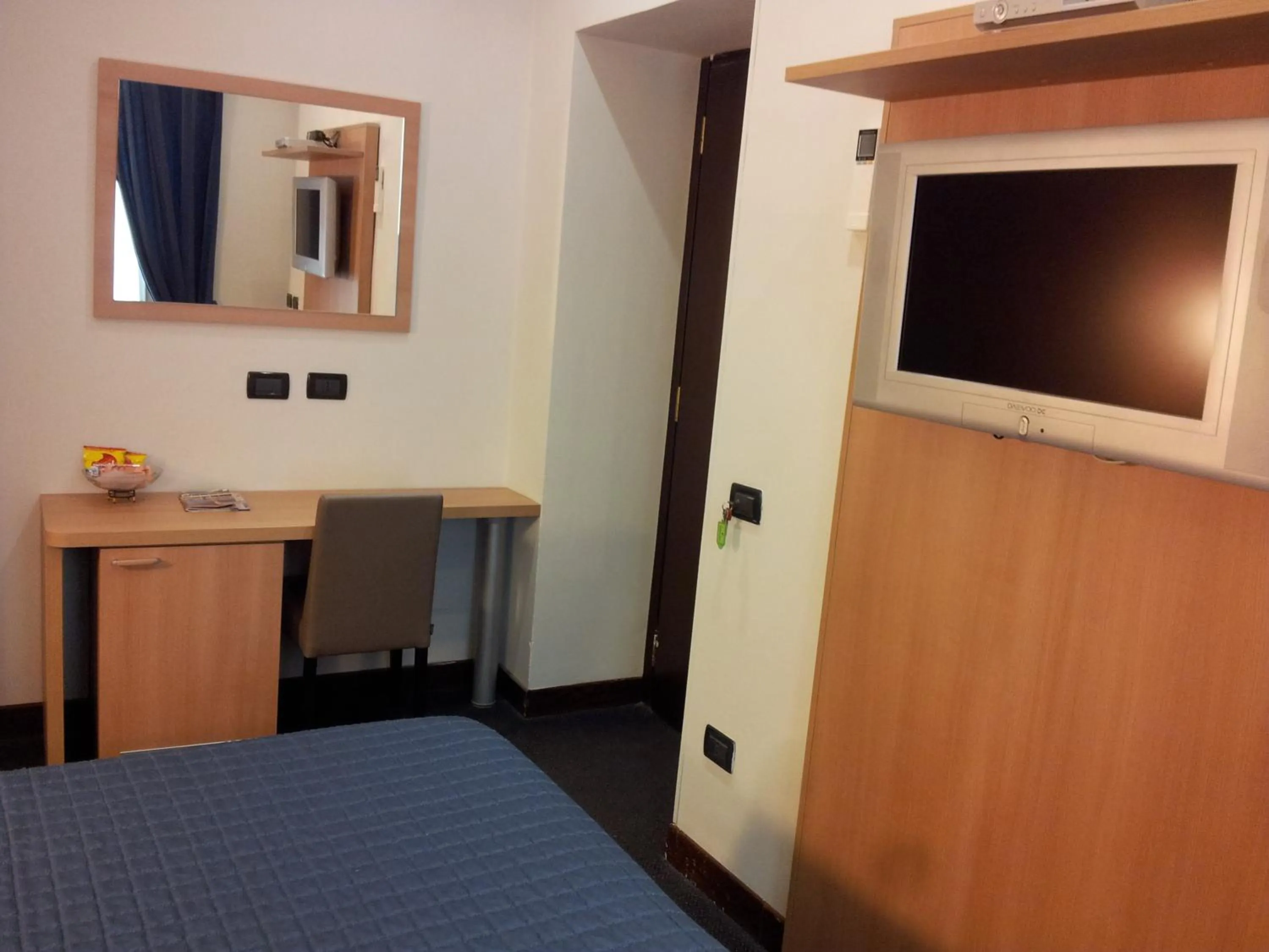 TV and multimedia, Bed in Residenza Cola Di Rienzo - Suite In Rome