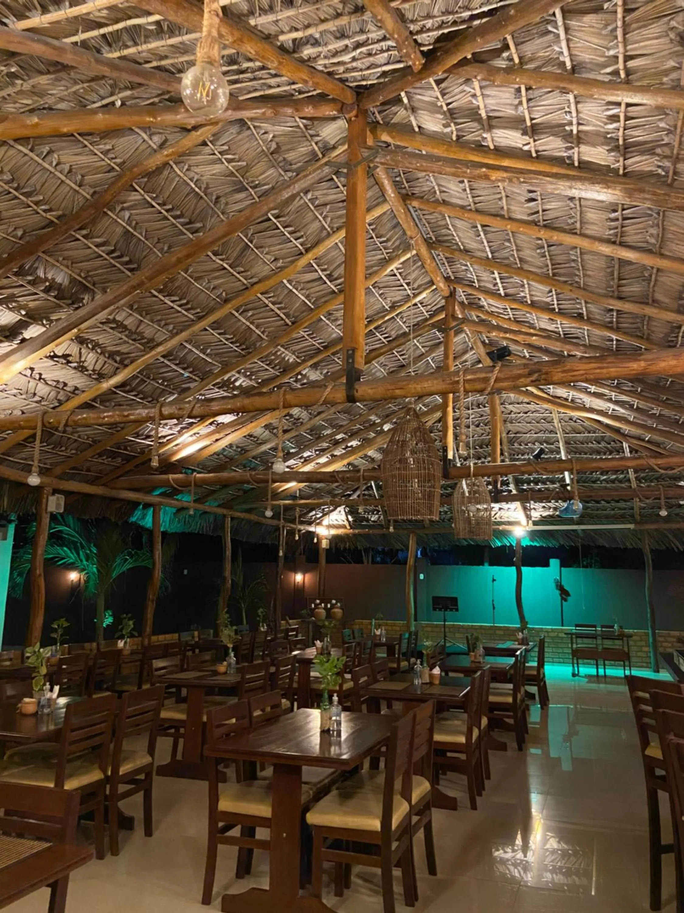 Restaurant/places to eat in Pousada Paraiso - Santo Amaro Centro - perto de tudo