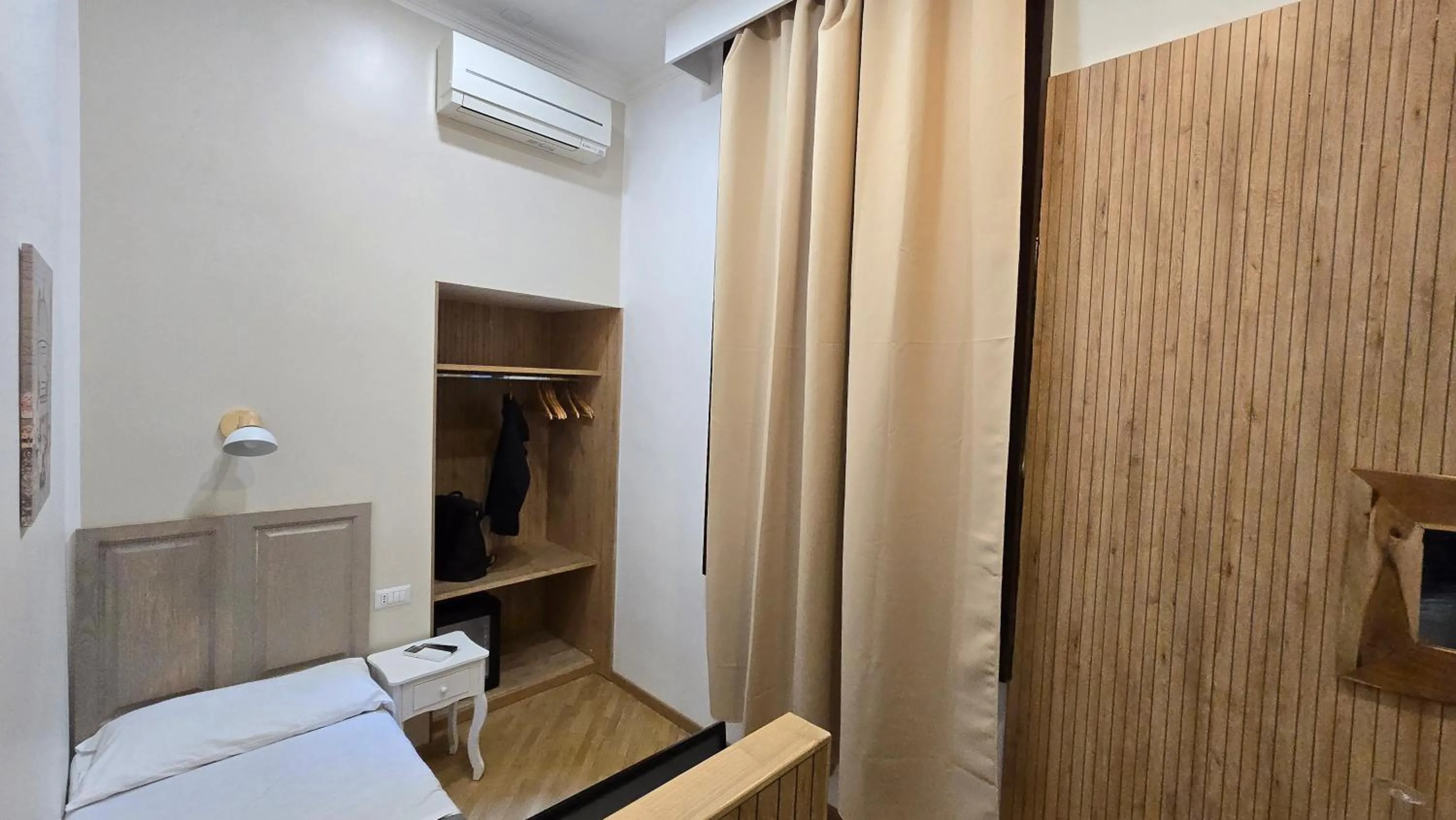 wardrobe in Spagna Ave