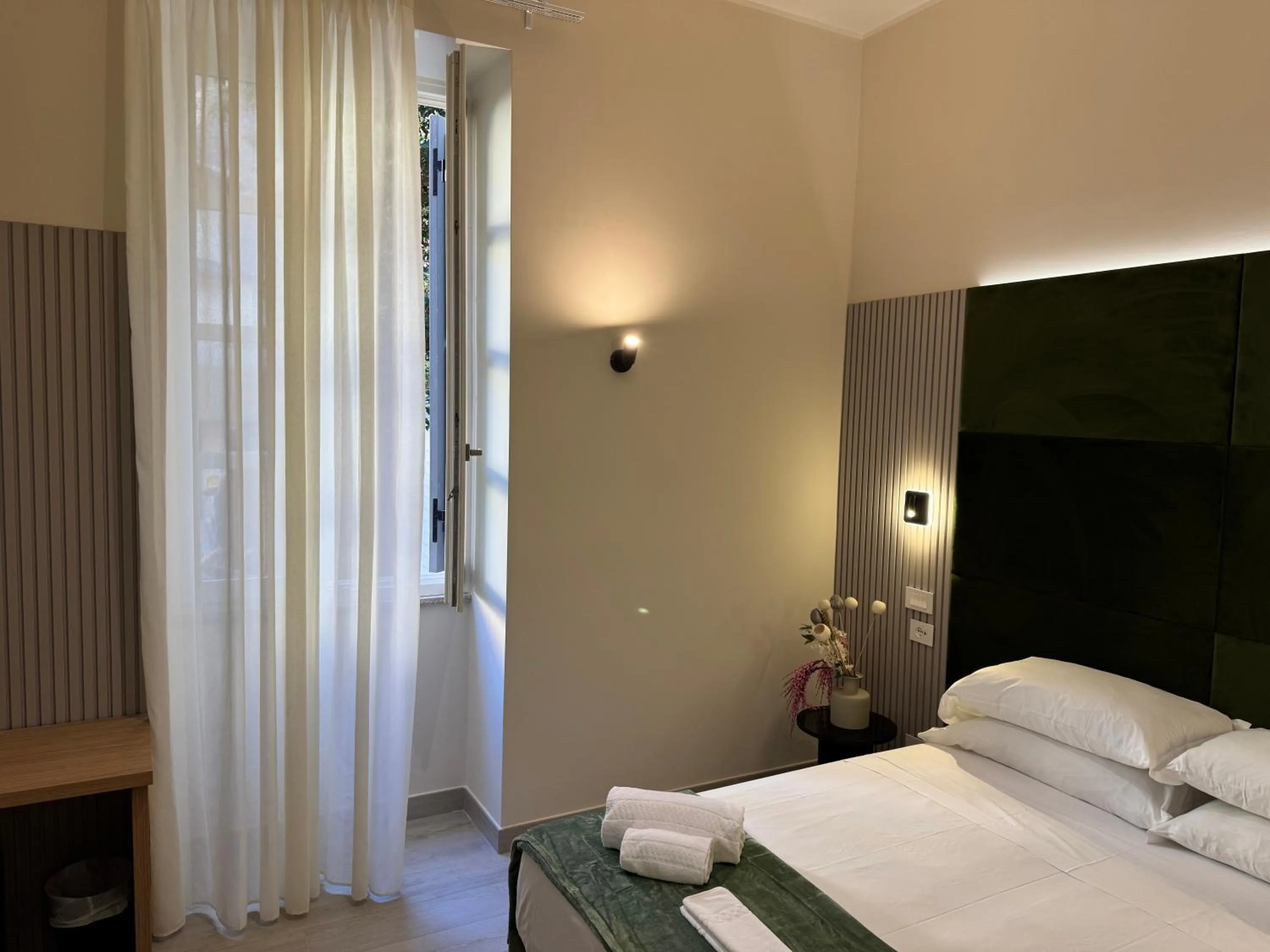 Bedroom, Bed in Spagna Ave