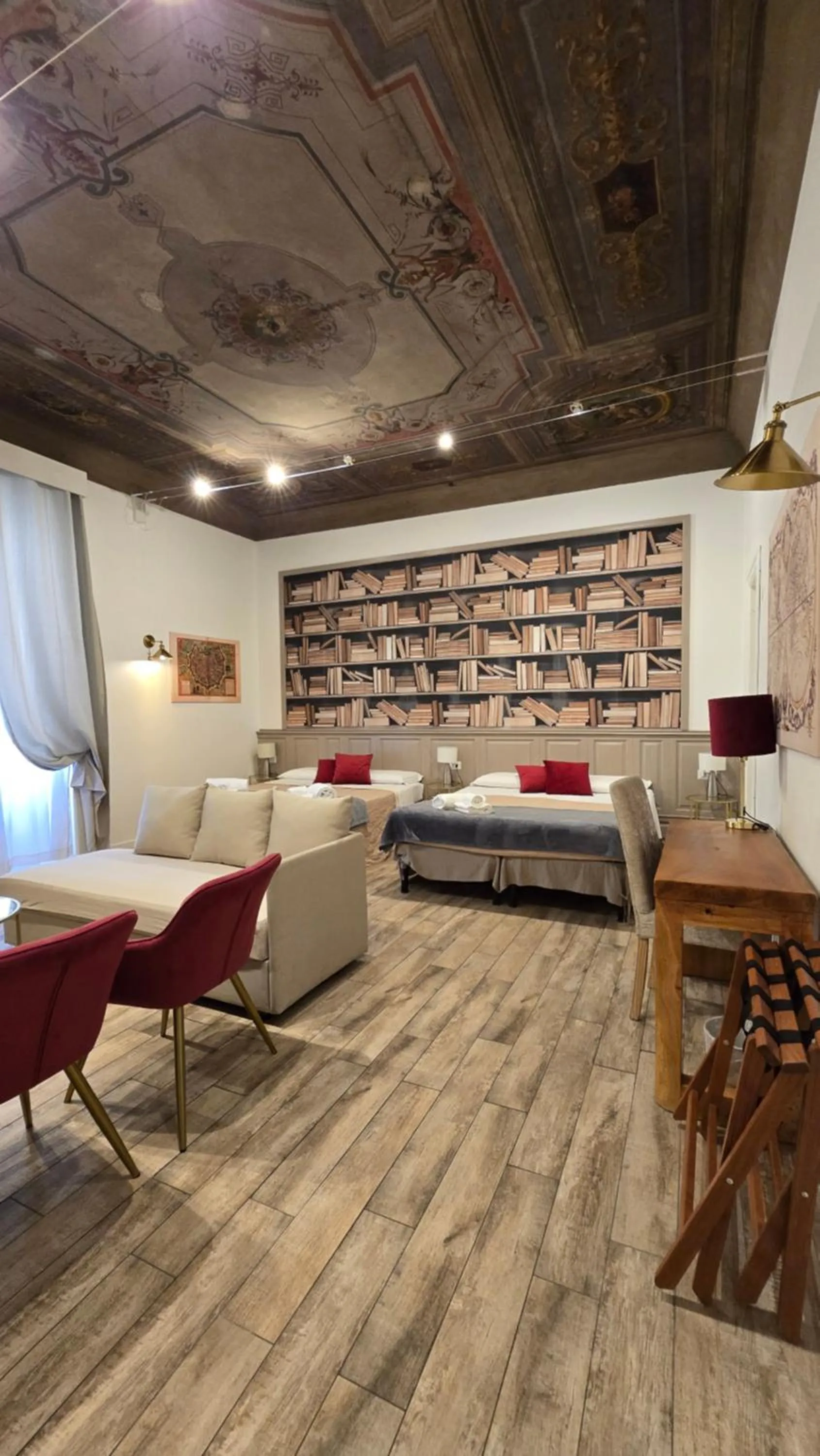 Photo of the whole room, Bed in Spagna Ave