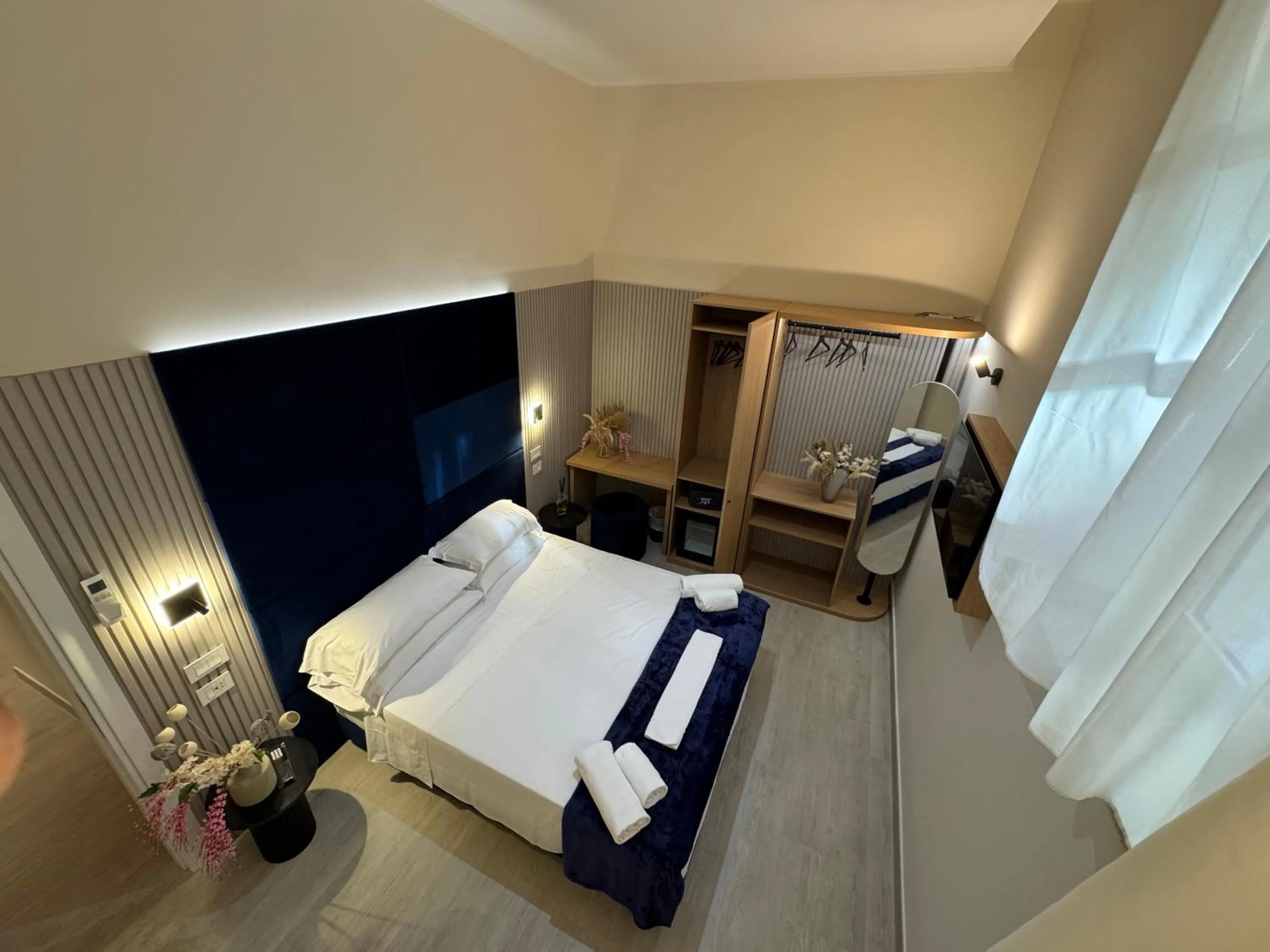 Photo of the whole room, Bed in Spagna Ave