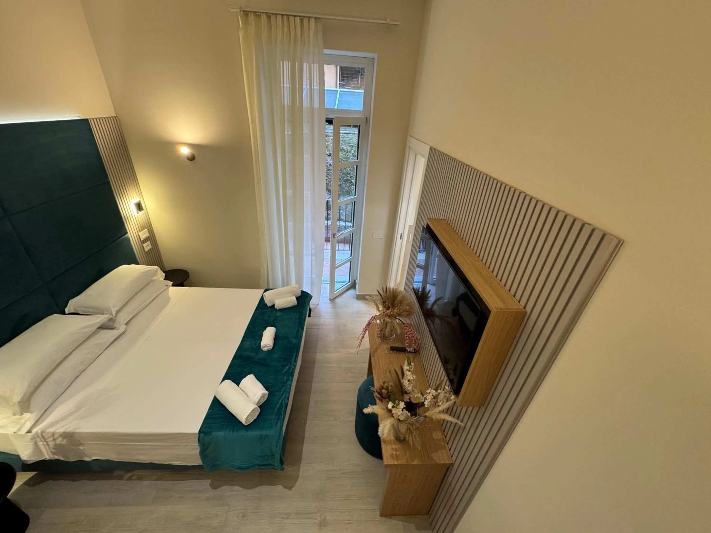 Photo of the whole room, Bed in Spagna Ave