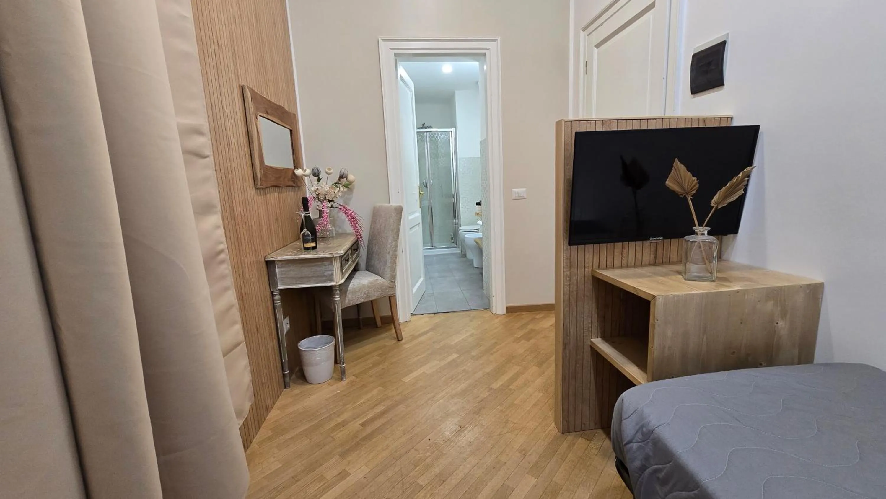 Photo of the whole room in Spagna Ave