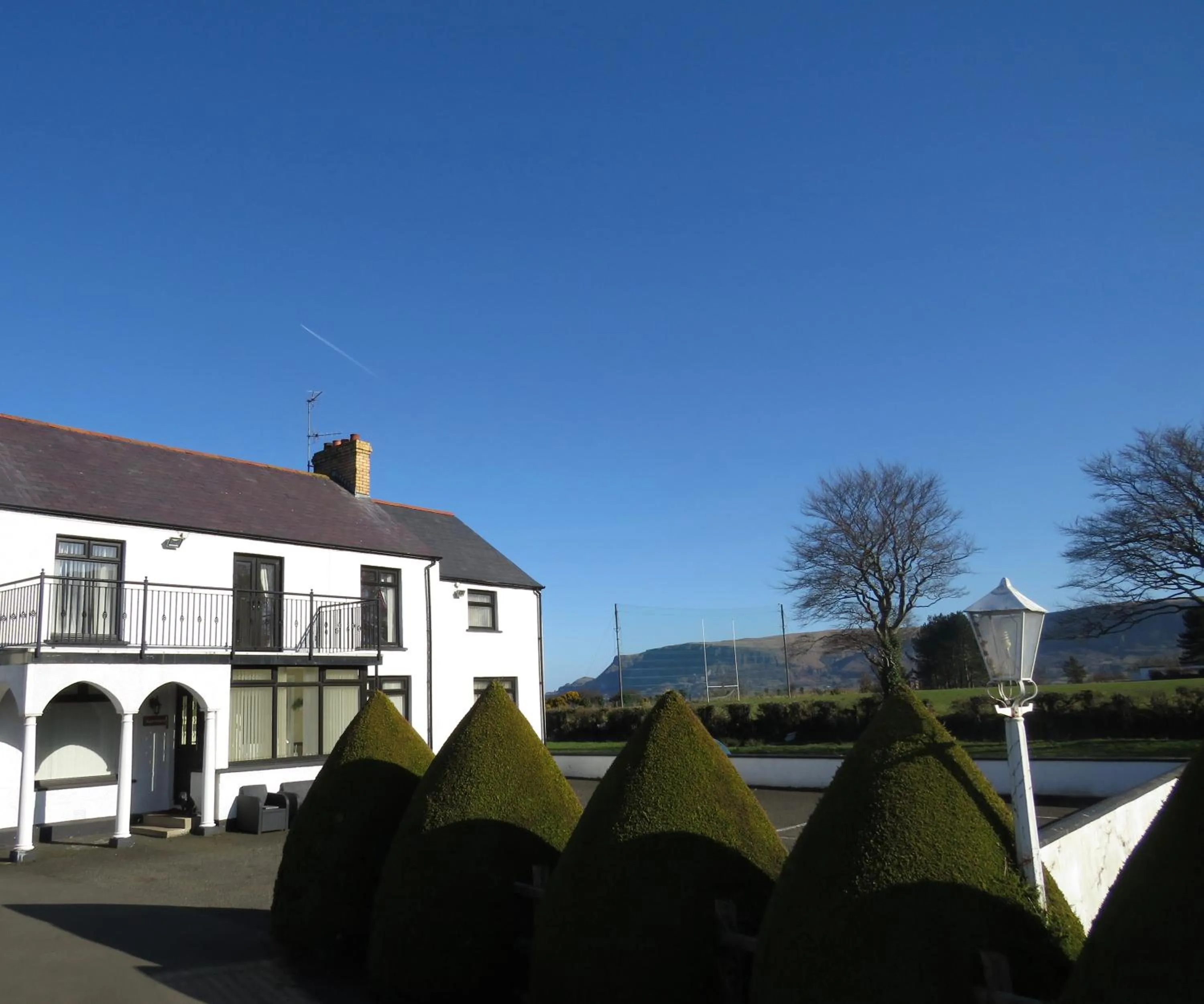 Property building in Glendale Guestrooms