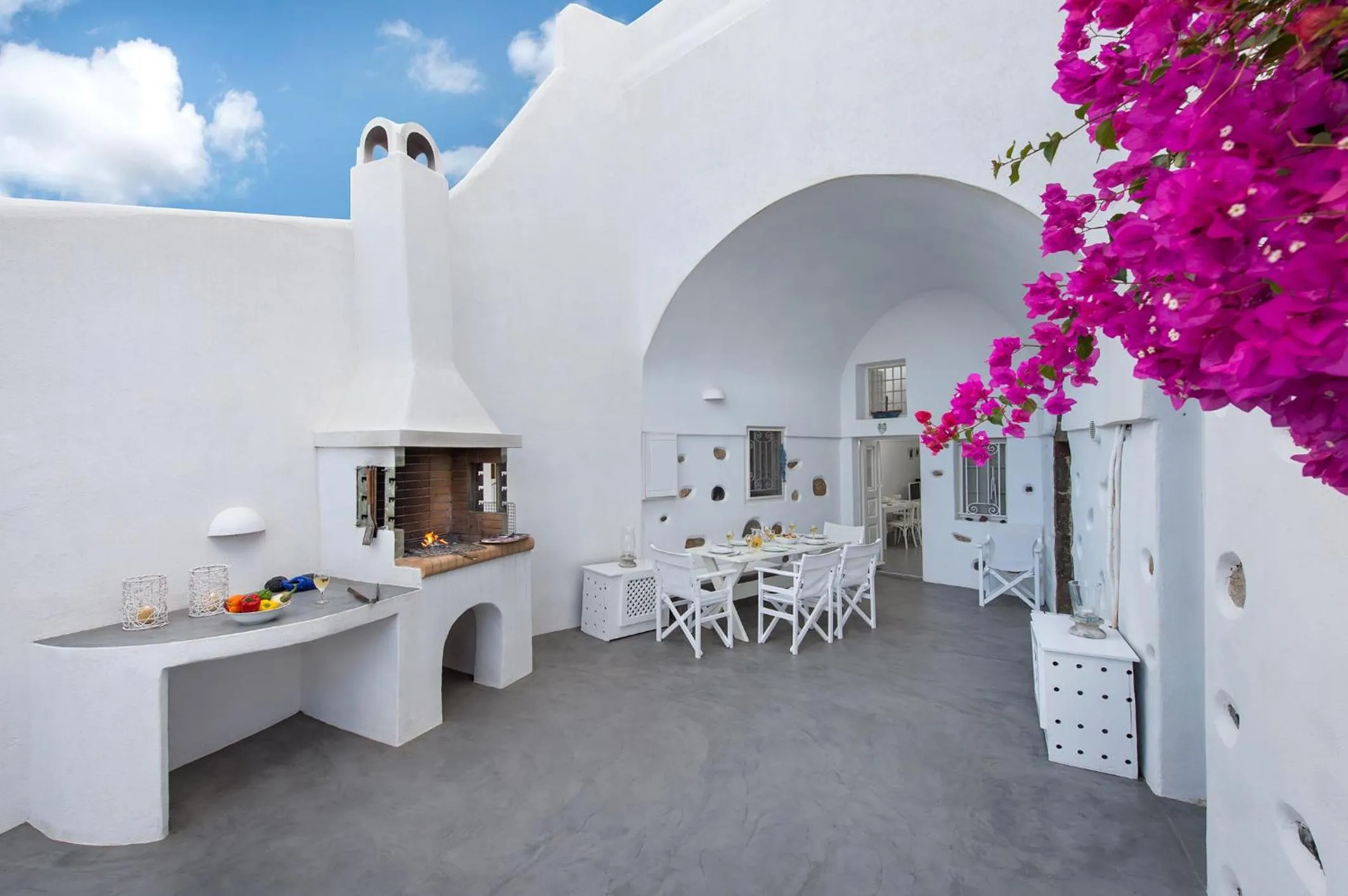 BBQ facilities in White Cave Private Villa