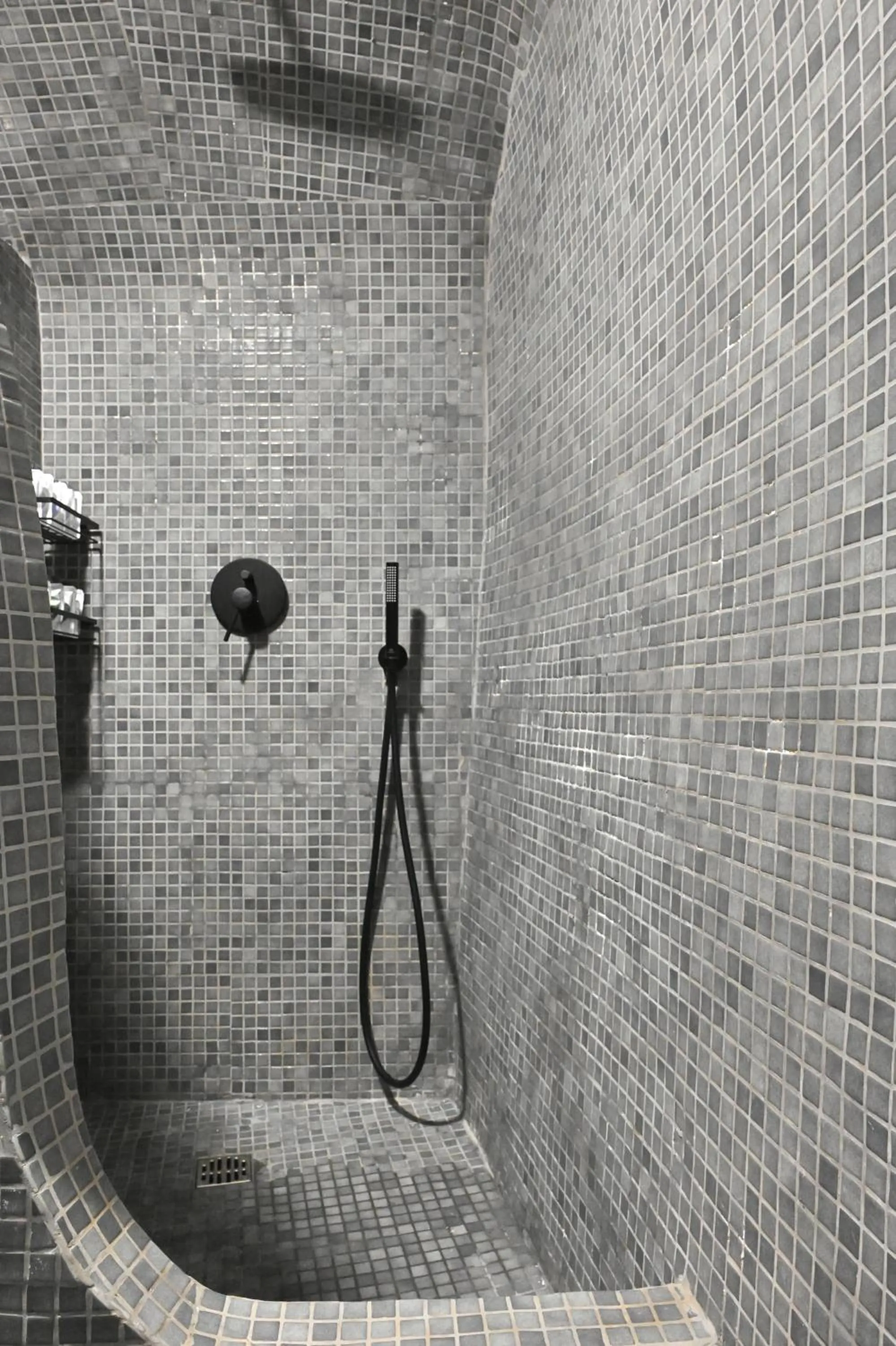 Shower in White Cave Private Villa