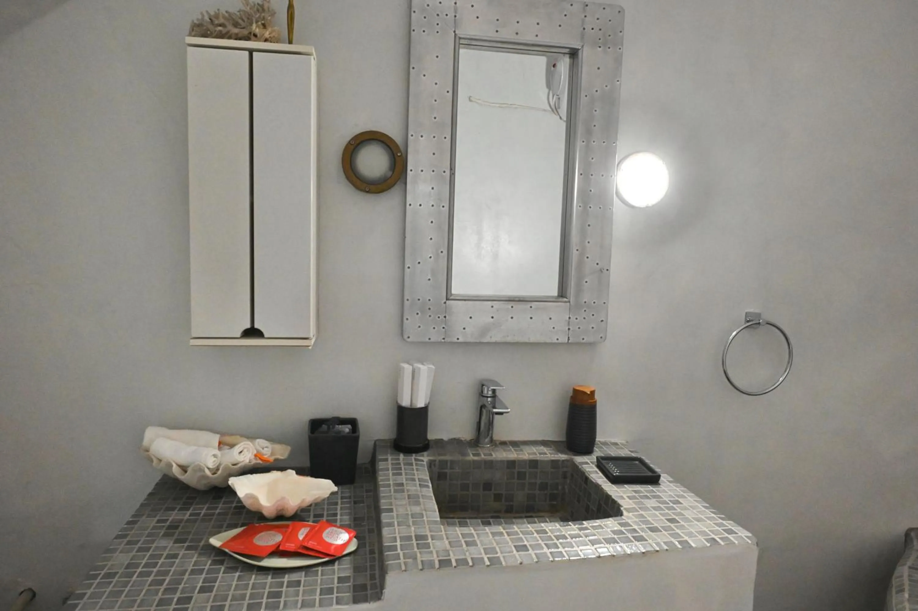Bathroom in White Cave Private Villa