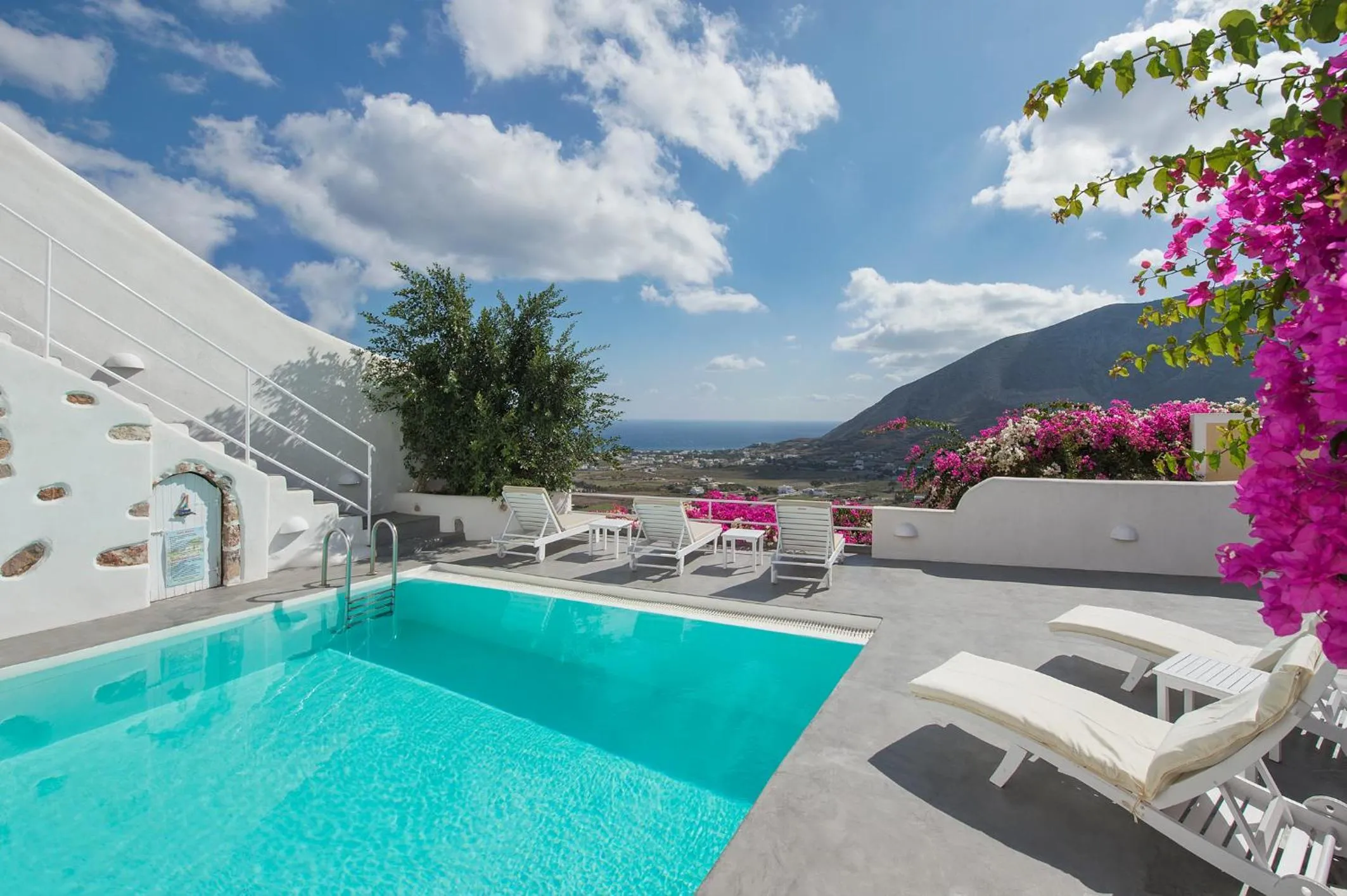 Day in White Cave Private Villa