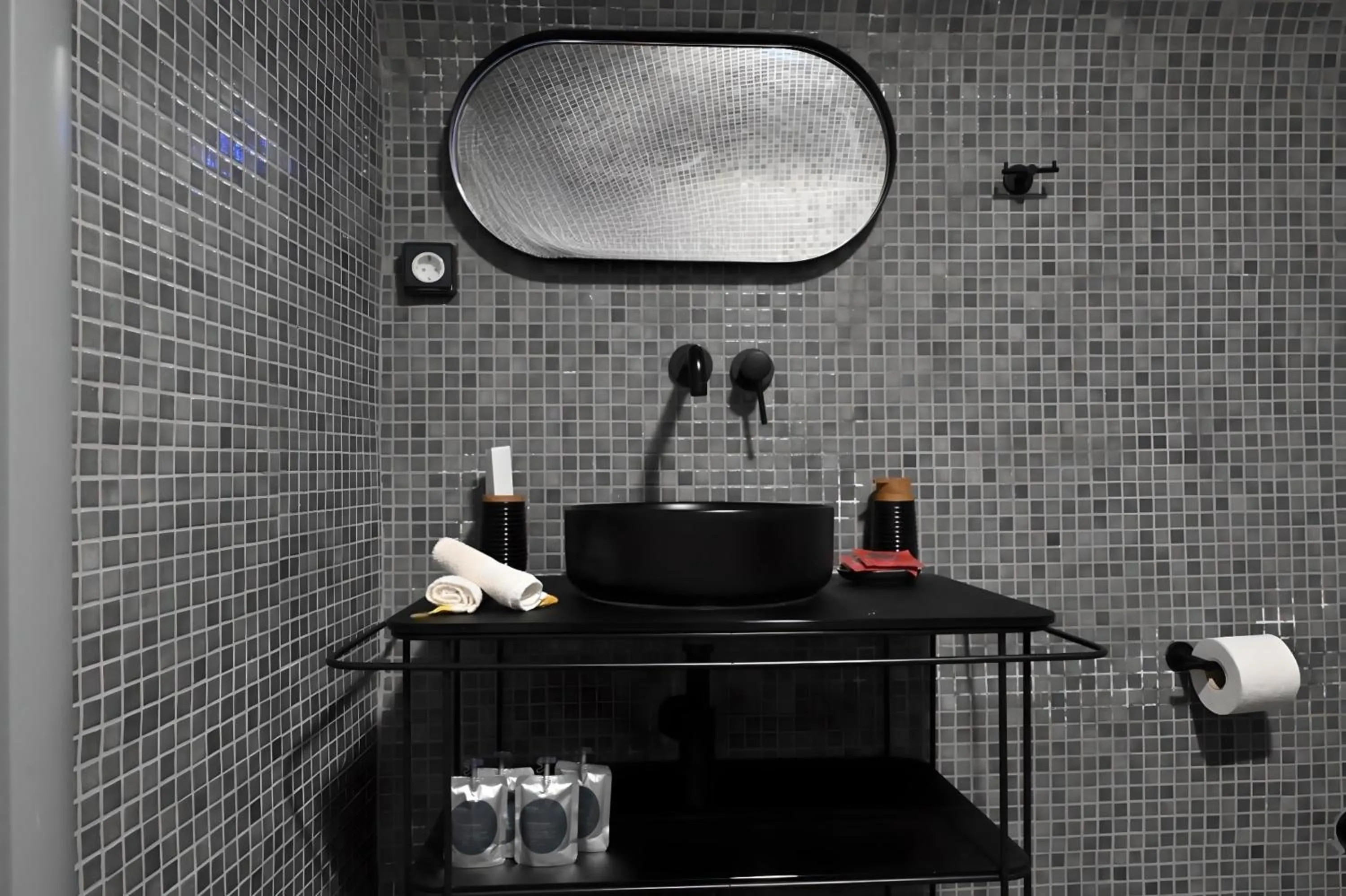Bathroom in White Cave Private Villa