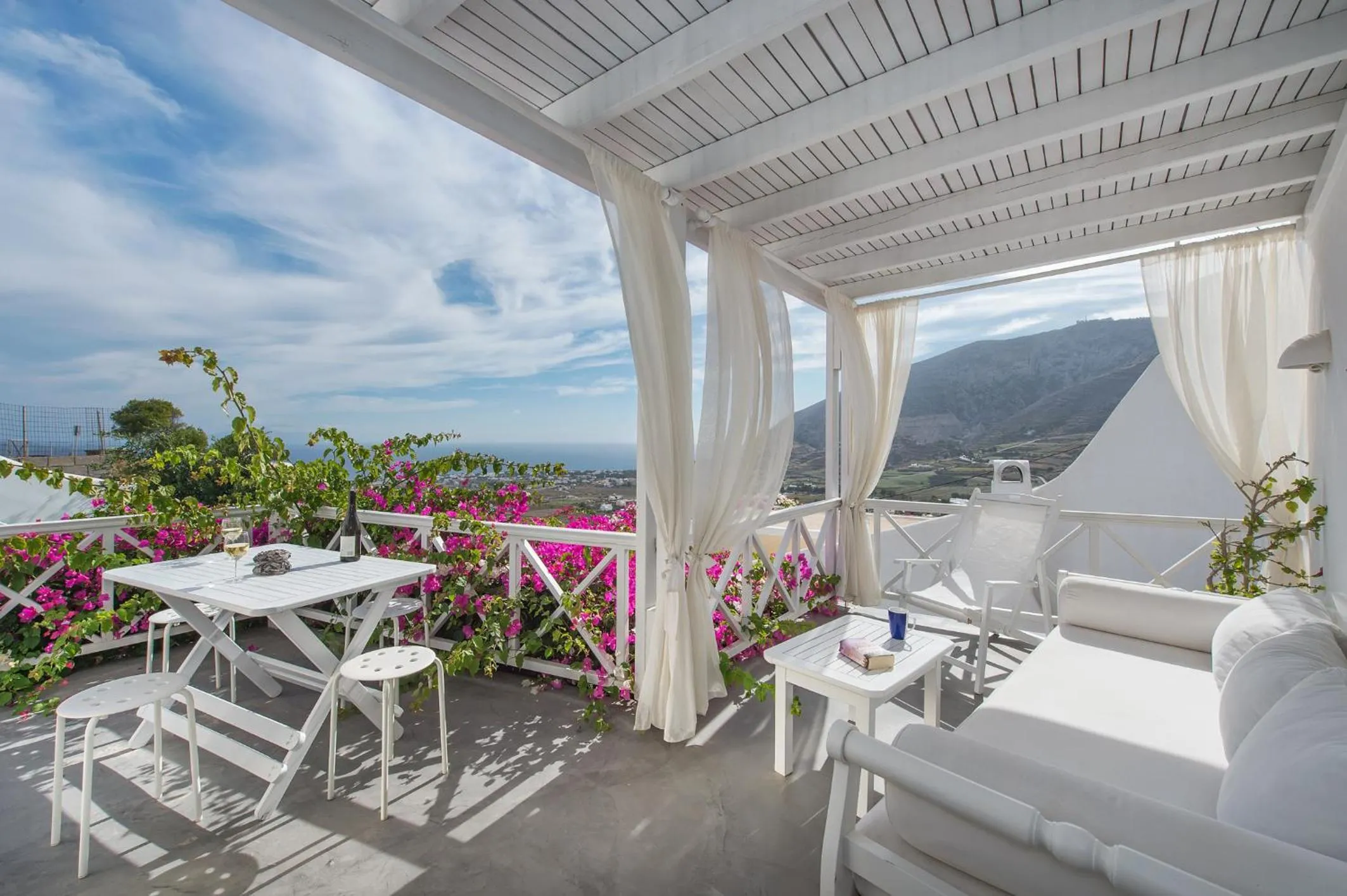 Patio in White Cave Private Villa