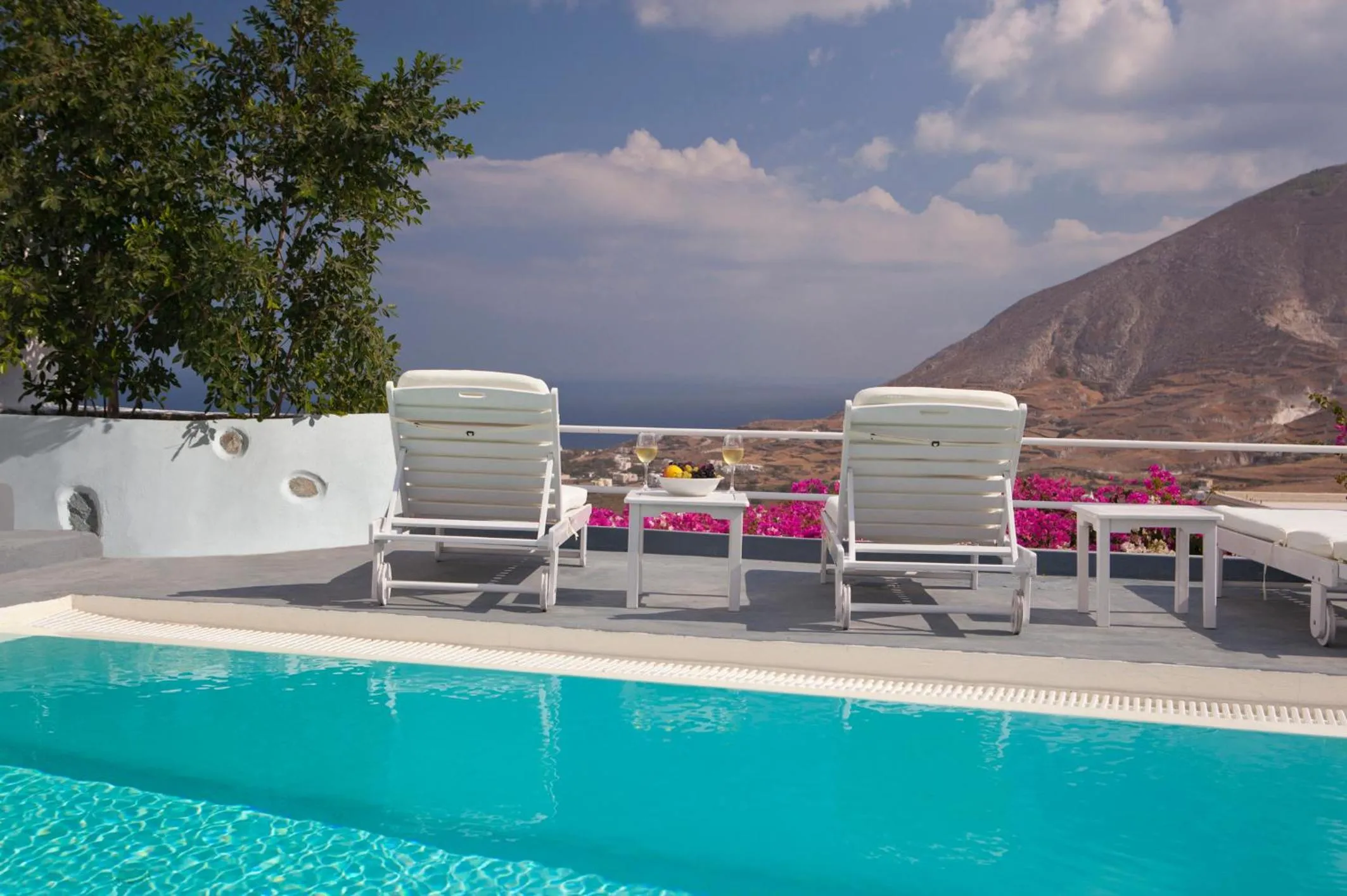 Day in White Cave Private Villa