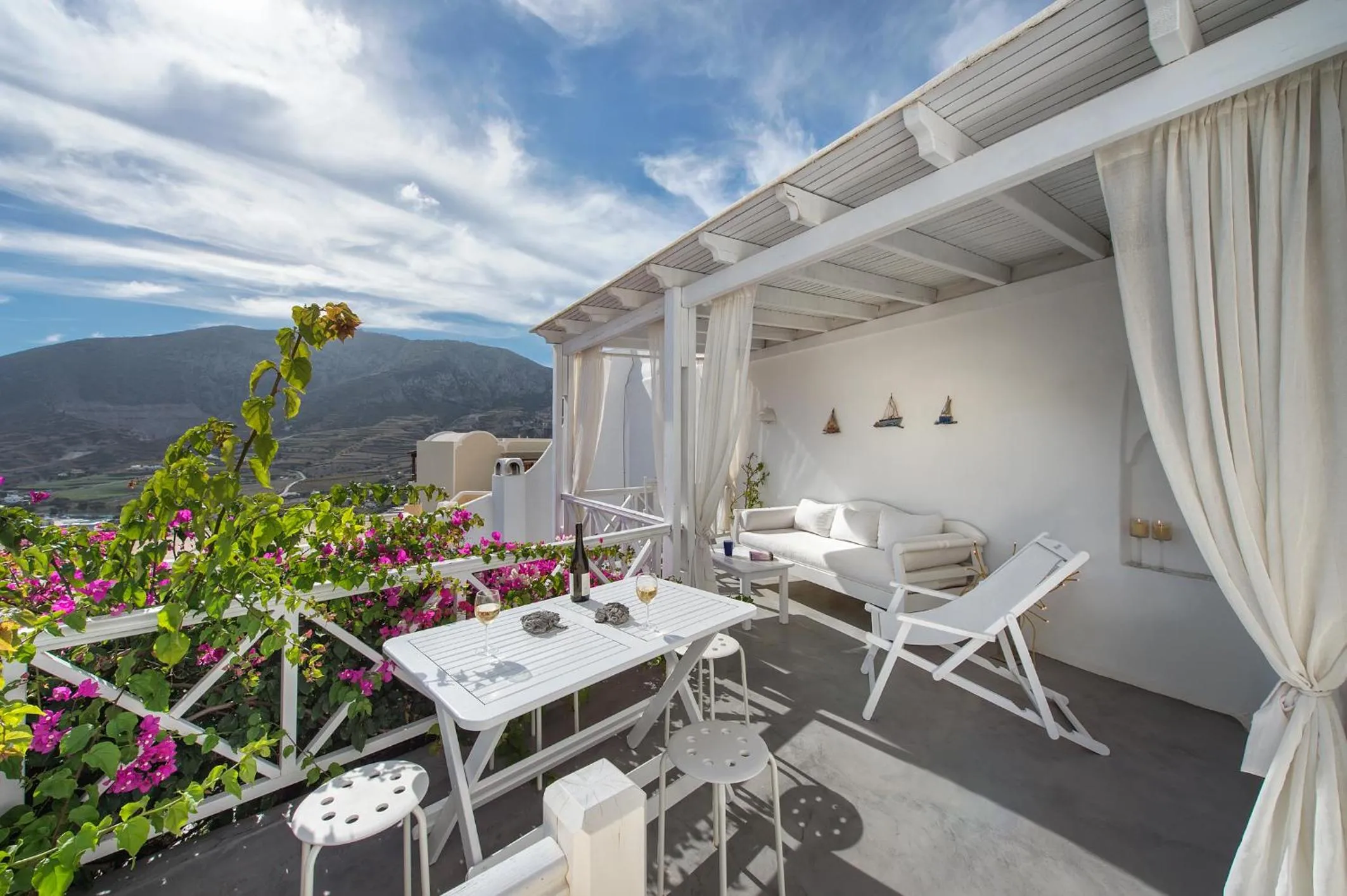 Patio in White Cave Private Villa