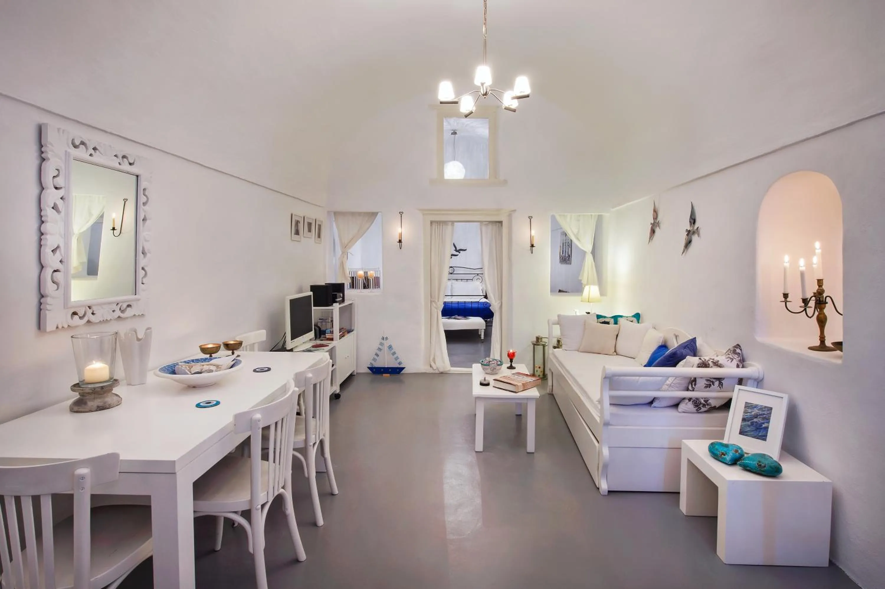 Photo of the whole room in White Cave Private Villa