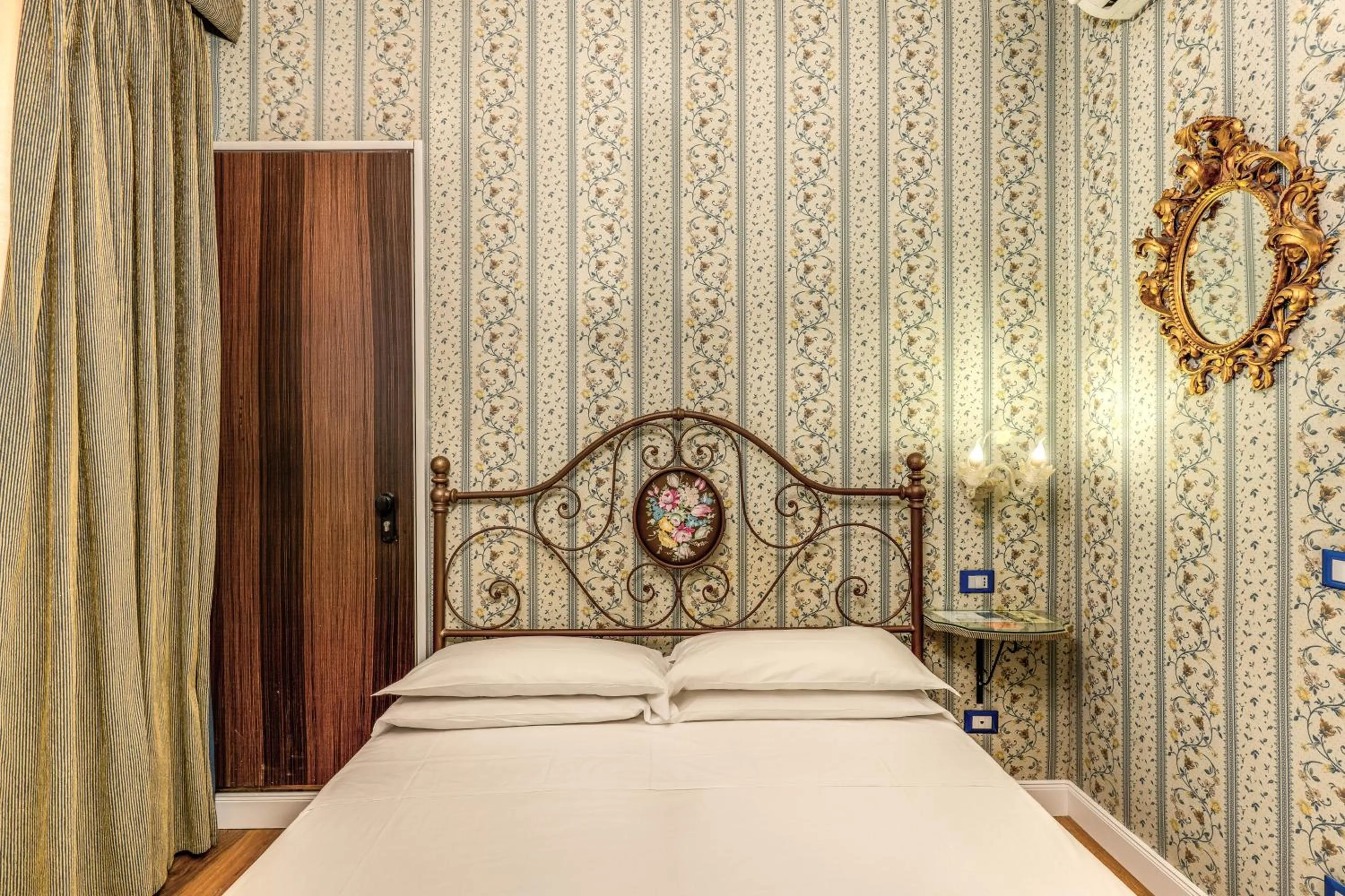 Bed in Residenza Ave Roma