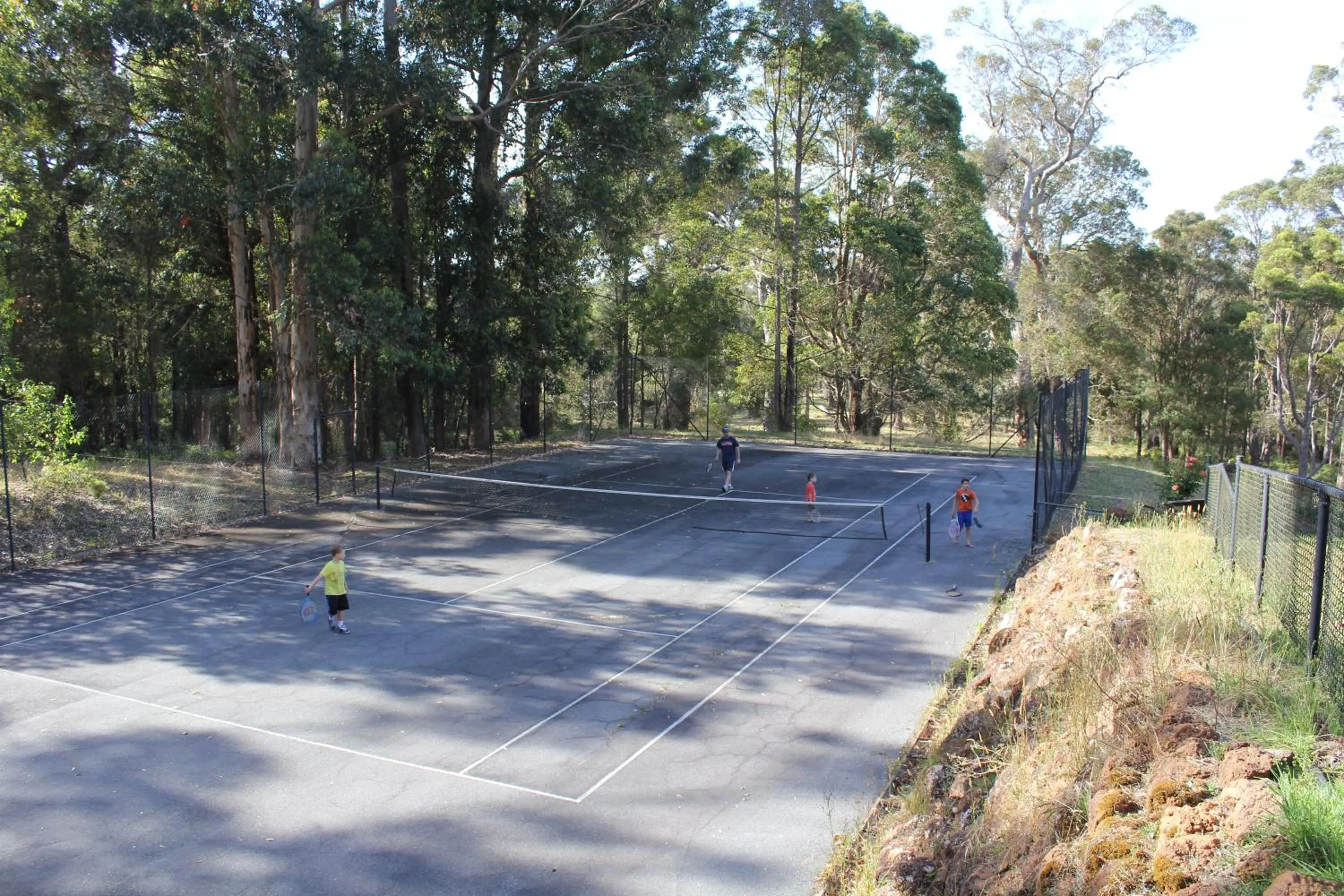 Tennis court in Che Sara Sara Chalets
