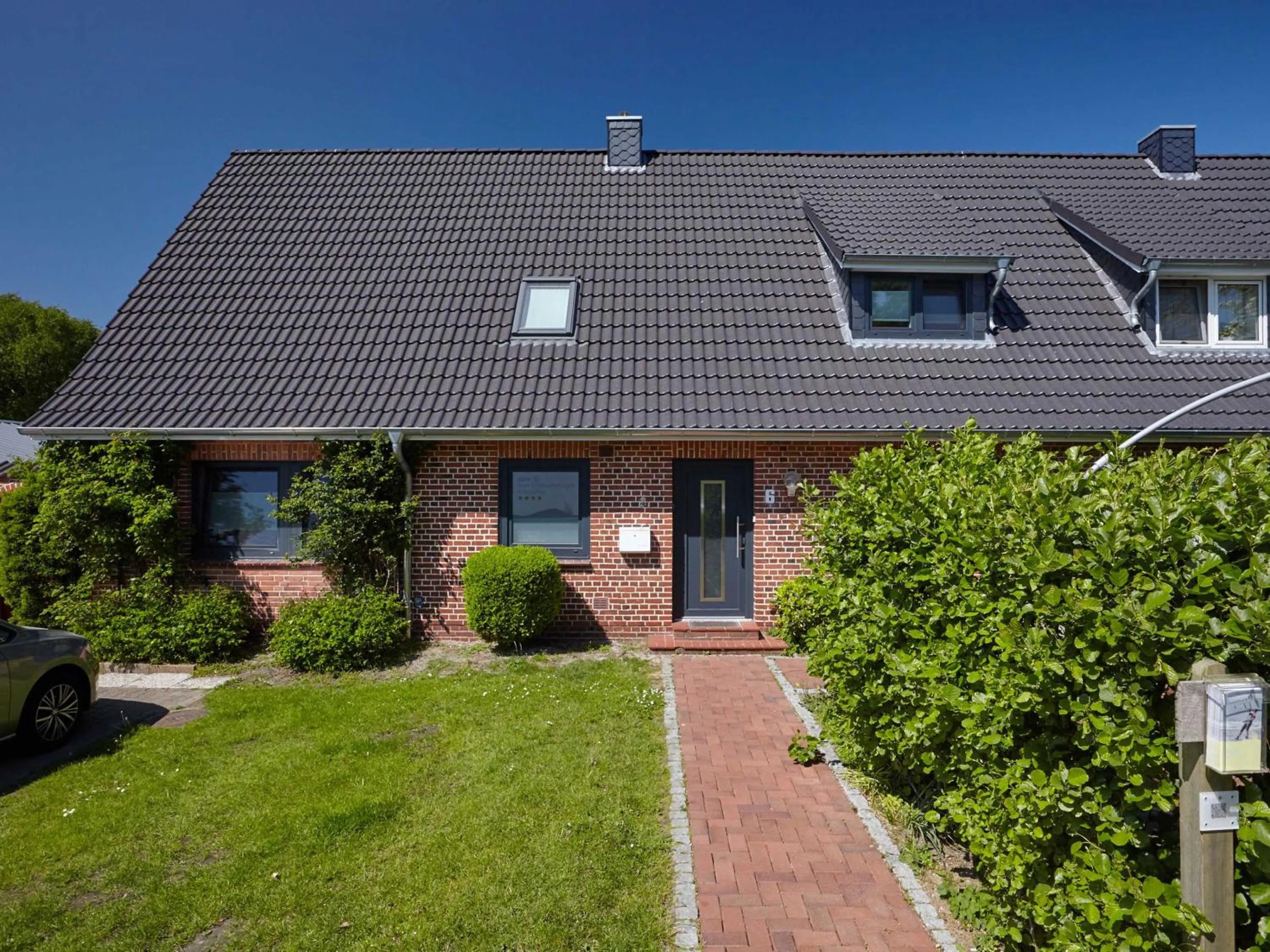 Two-Bedroom Apartment in Düne 6