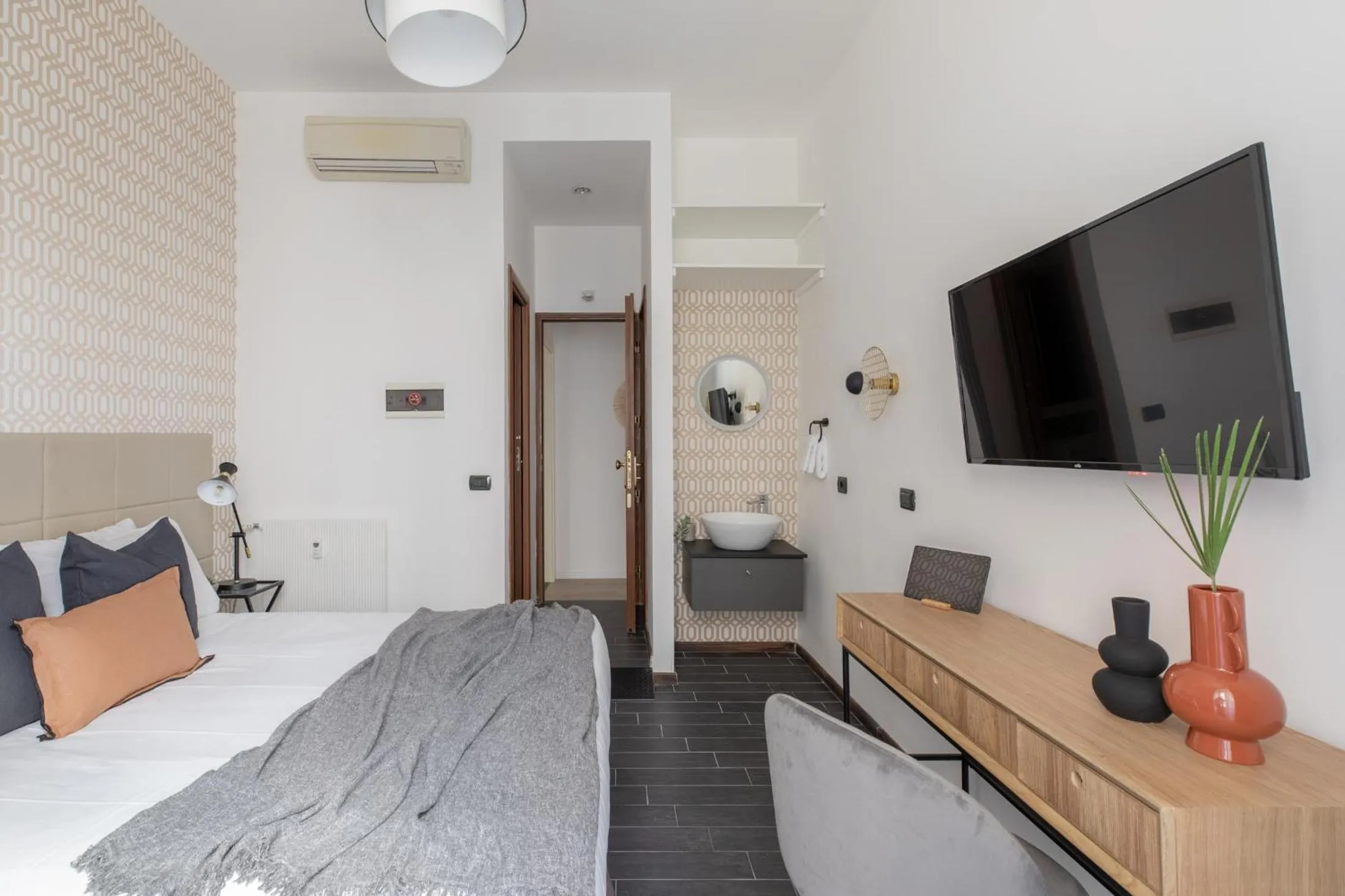 Bed in Residenza Vaticana