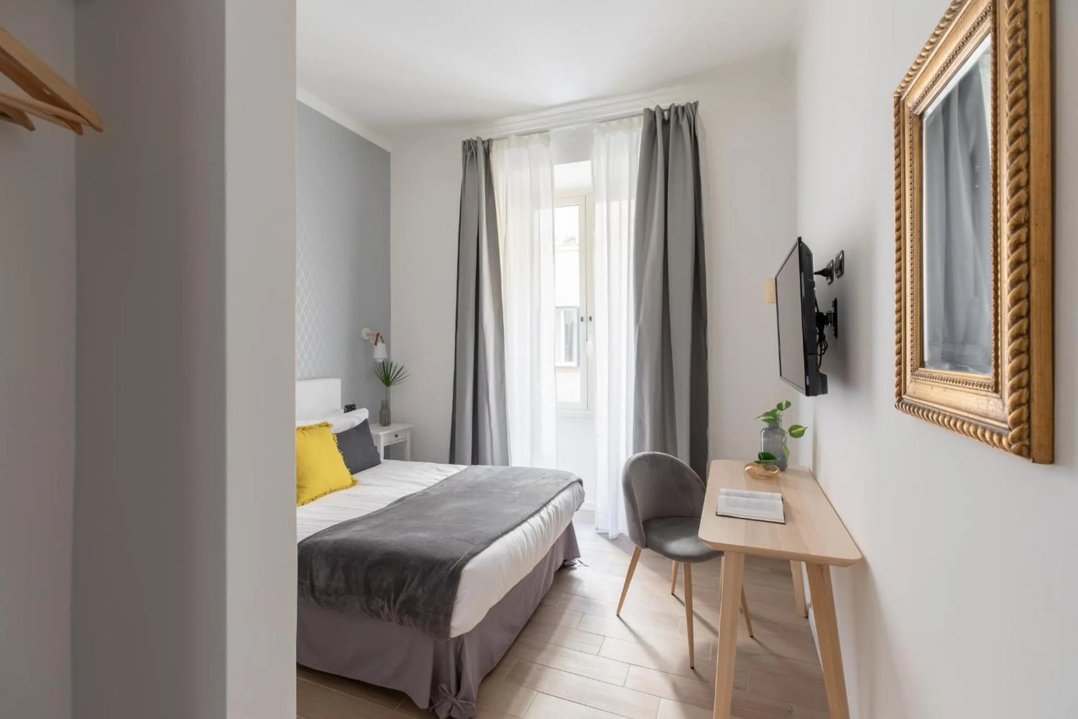 Bed in Residenza Vaticana