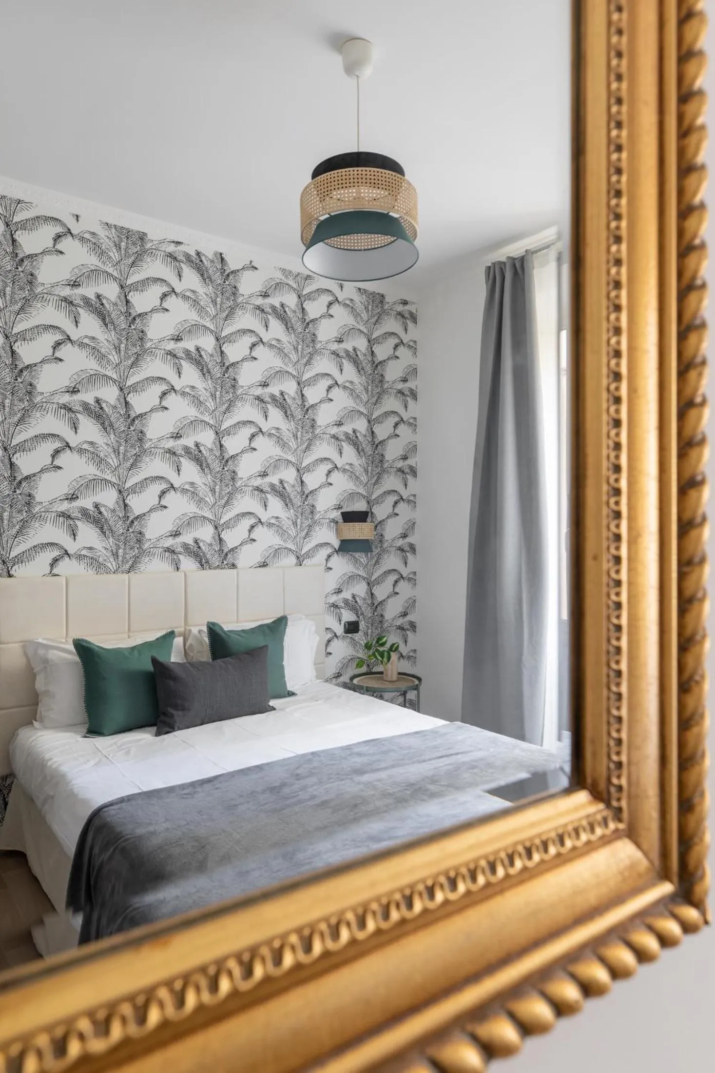 Bed in Residenza Vaticana