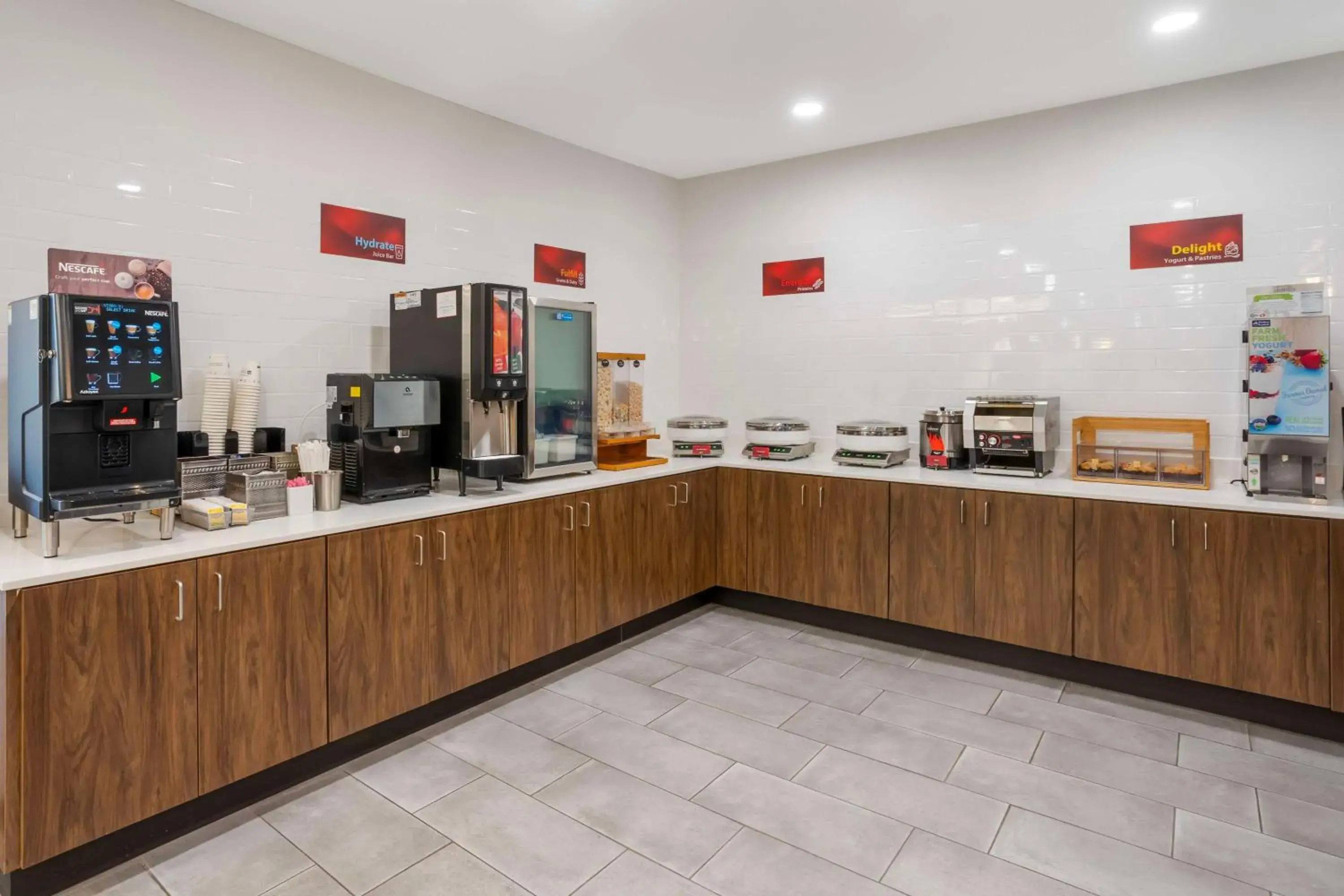 Breakfast in Best Western Plus Columbia Inn Breakfast in Best Western Plus Columbia Inn