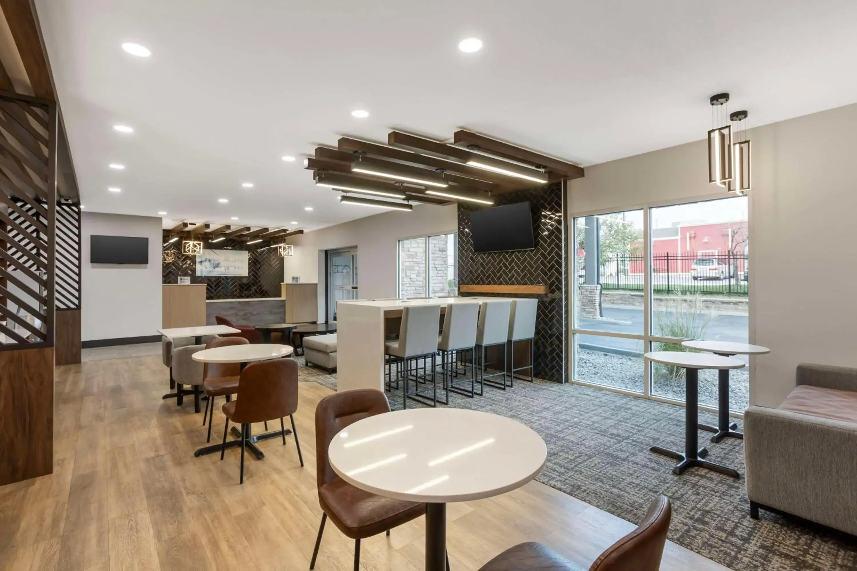 Breakfast in Best Western Plus Columbia Inn Breakfast in Best Western Plus Columbia Inn