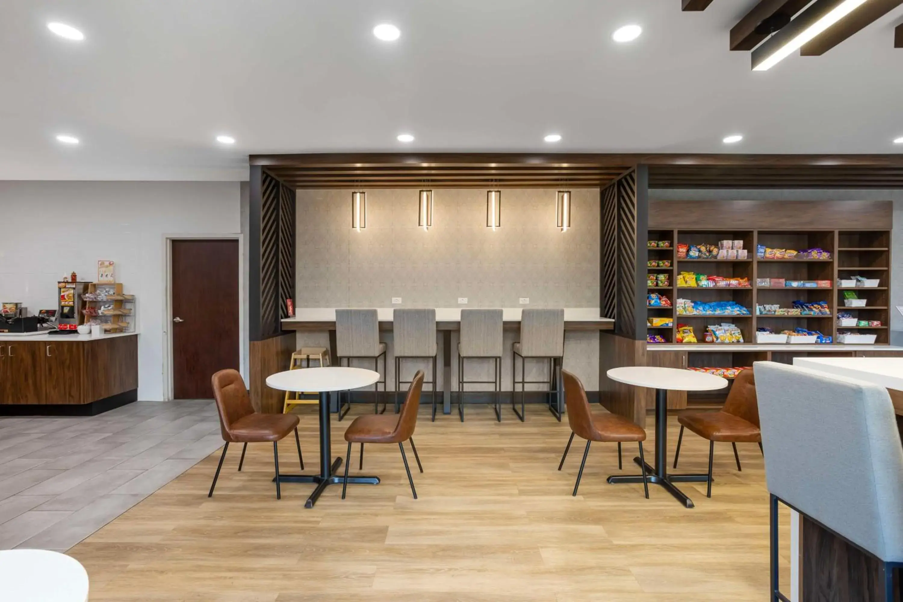 Breakfast in Best Western Plus Columbia Inn Breakfast in Best Western Plus Columbia Inn