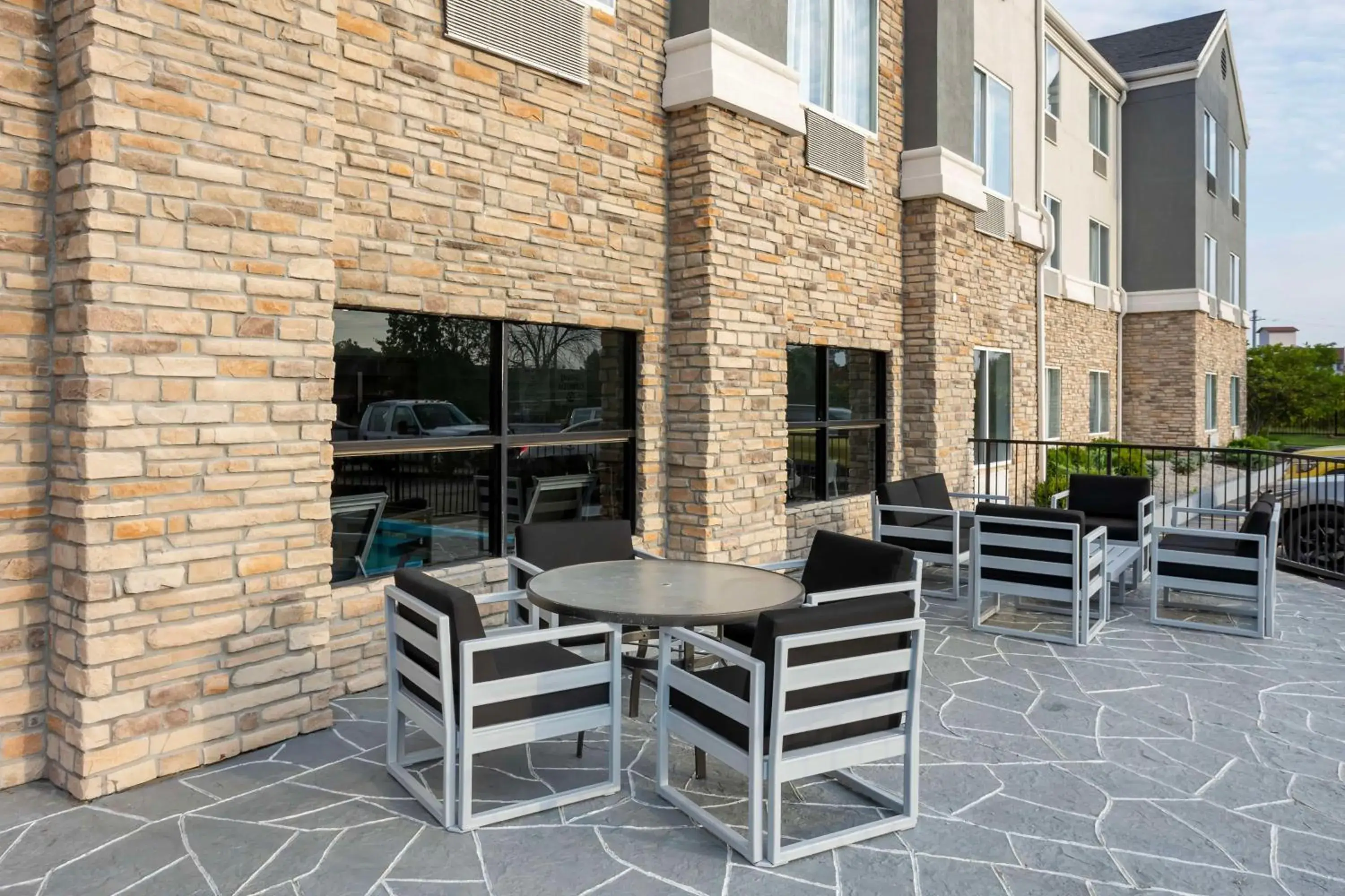 Property building in Best Western Plus Columbia Inn Property building in Best Western Plus Columbia Inn