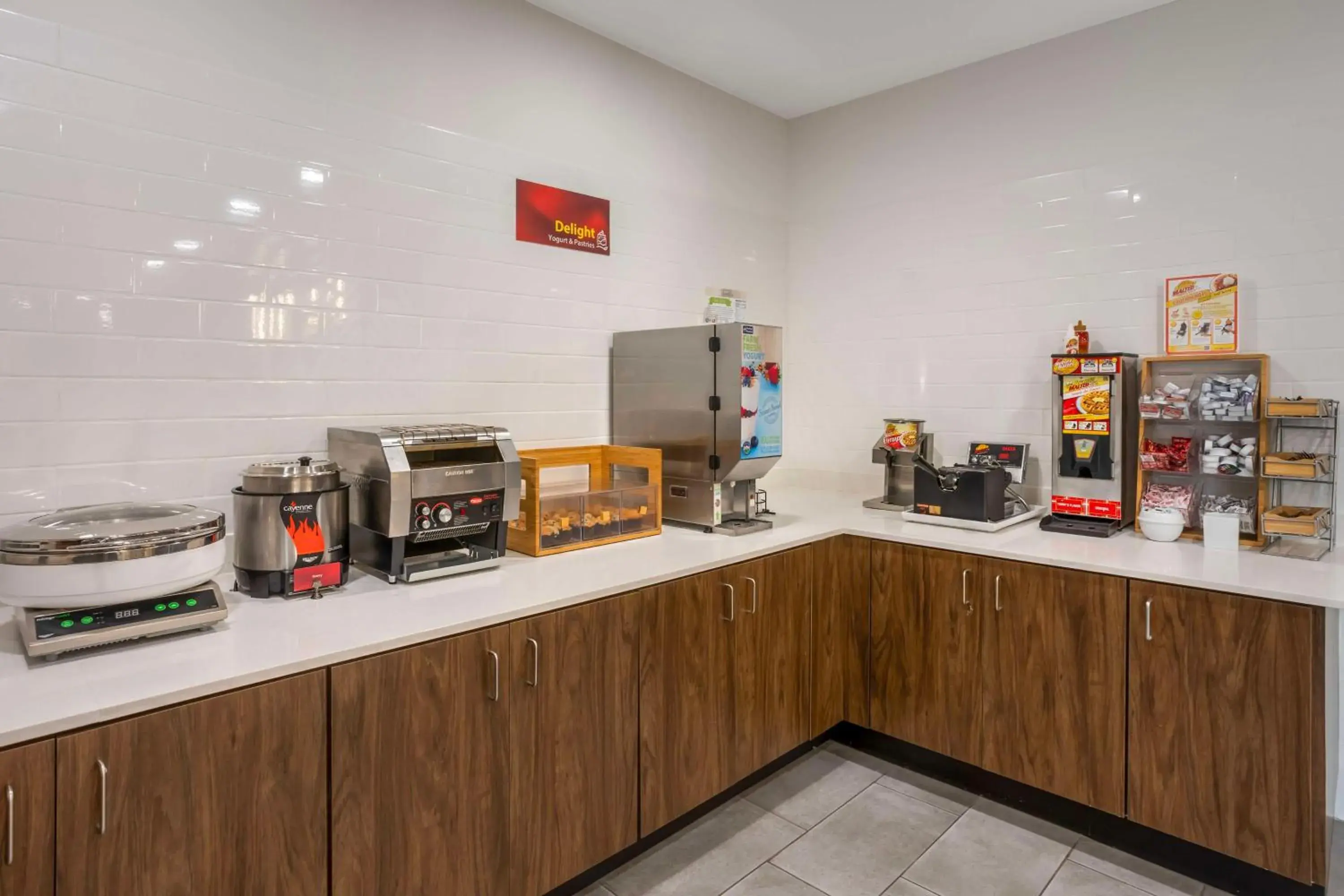 Breakfast in Best Western Plus Columbia Inn Breakfast in Best Western Plus Columbia Inn