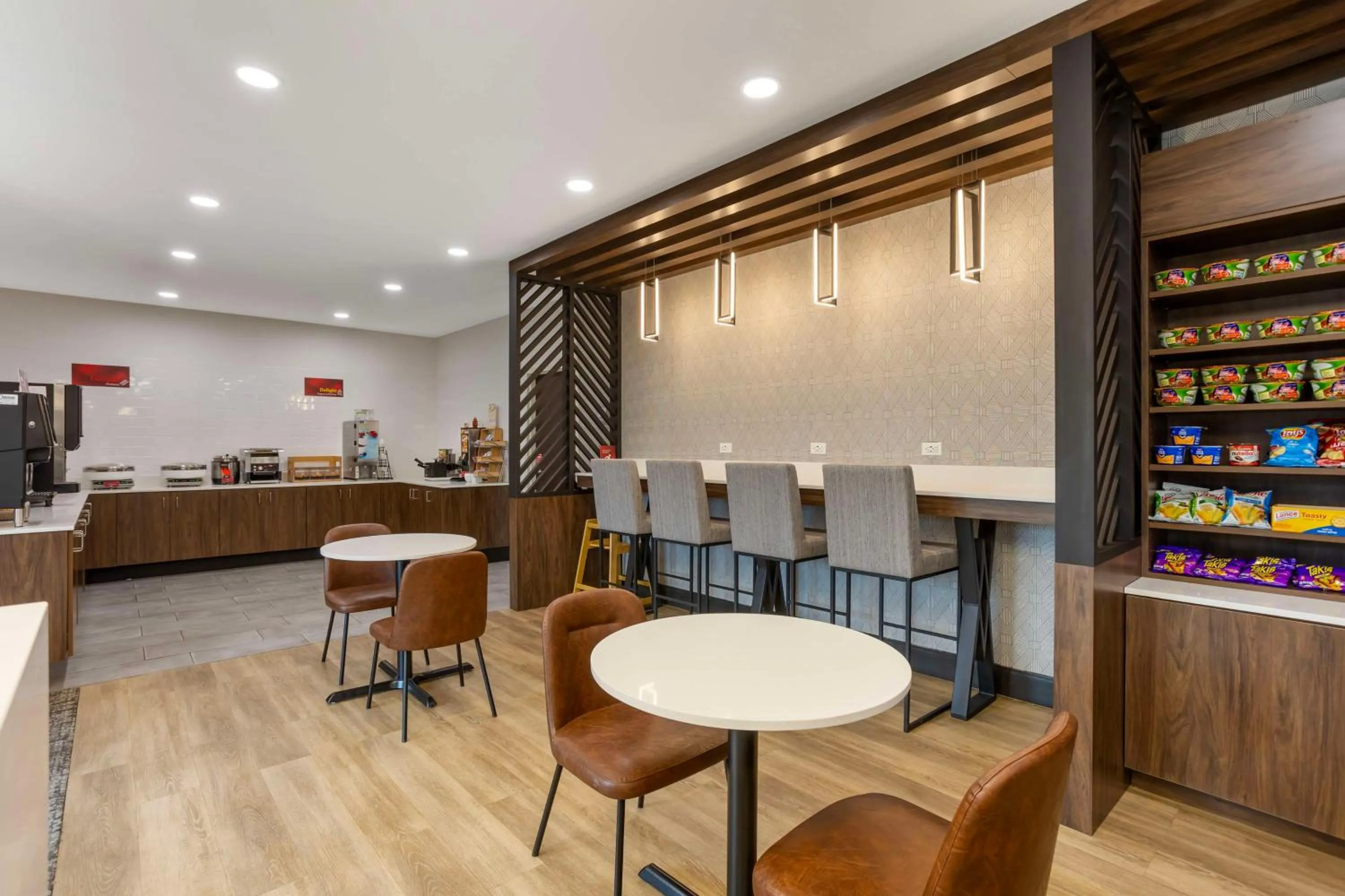 Breakfast in Best Western Plus Columbia Inn