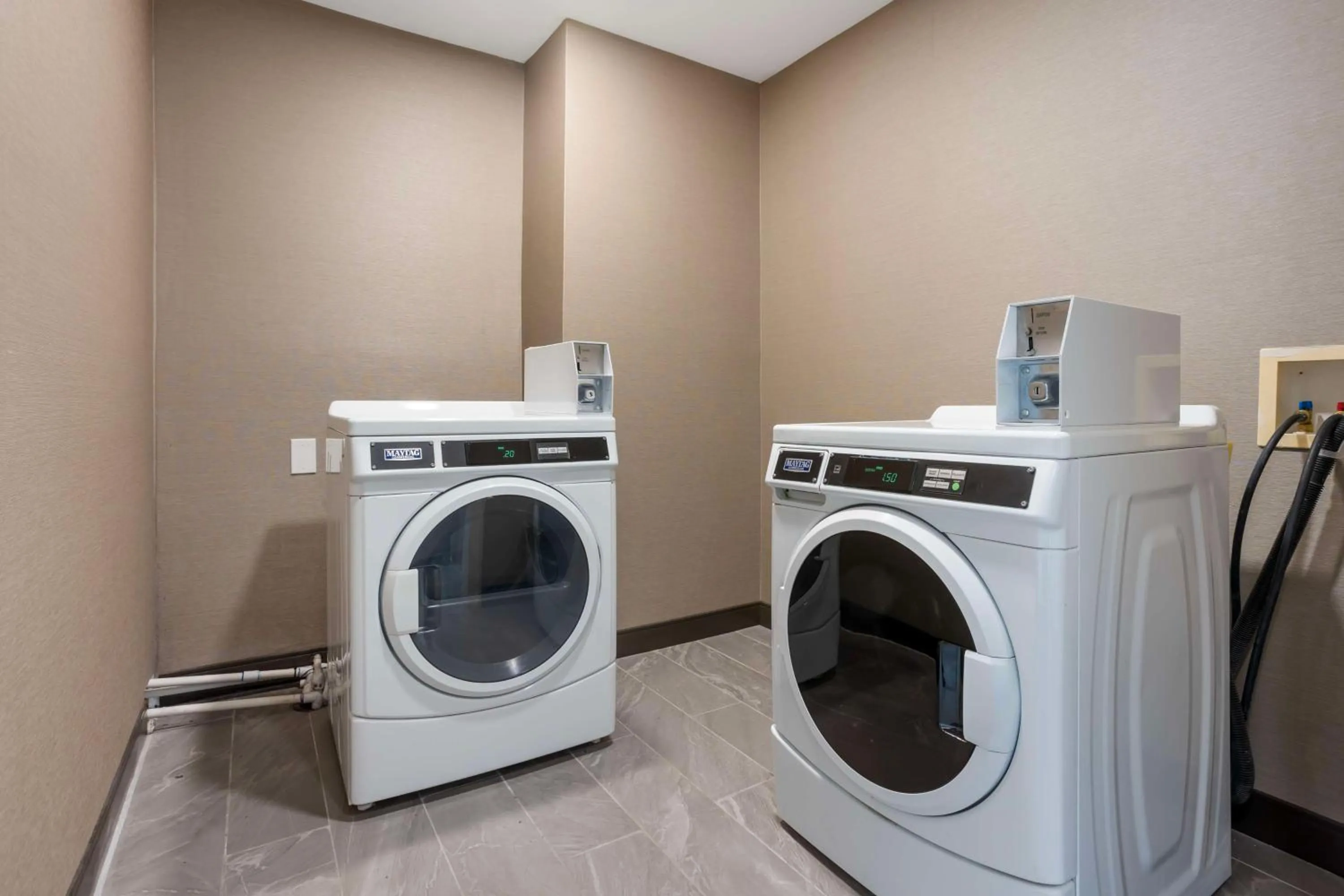 laundry in Best Western Plus Columbia Inn
