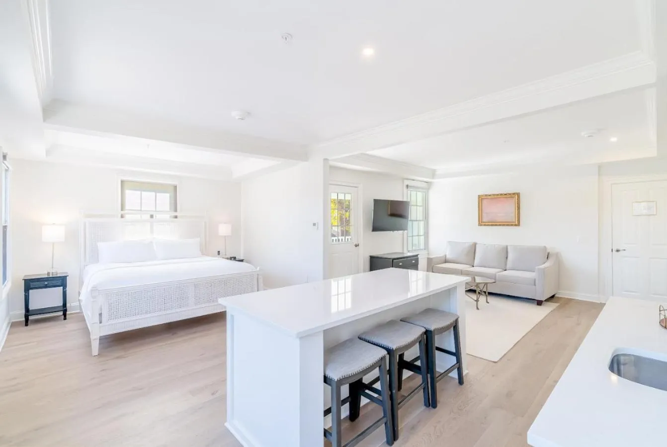 Bed in Kent Island Resort