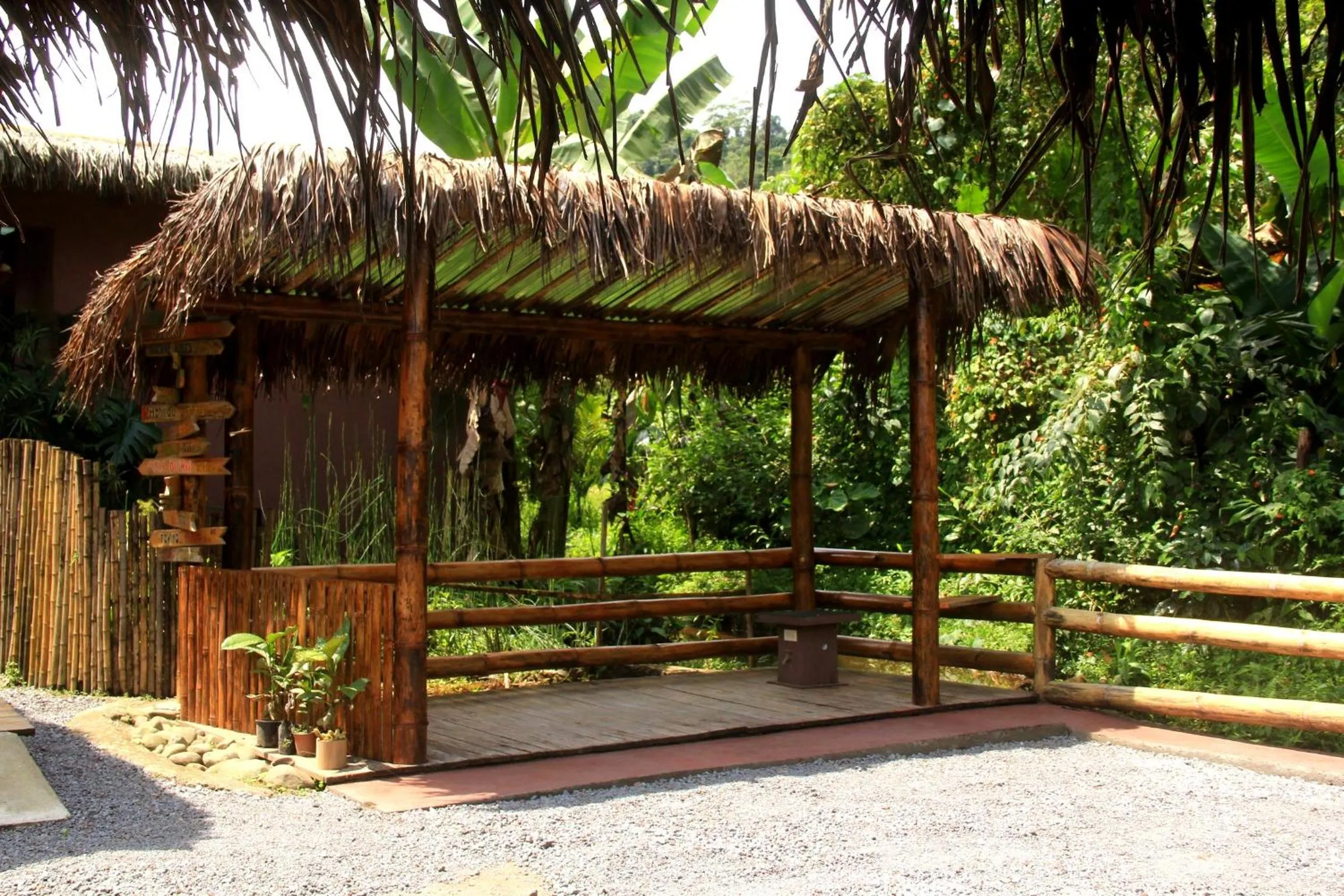Patio in La Bicok EcoLodge
