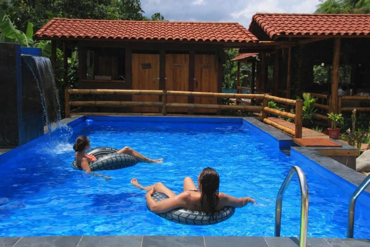 Swimming pool in La Bicok EcoLodge