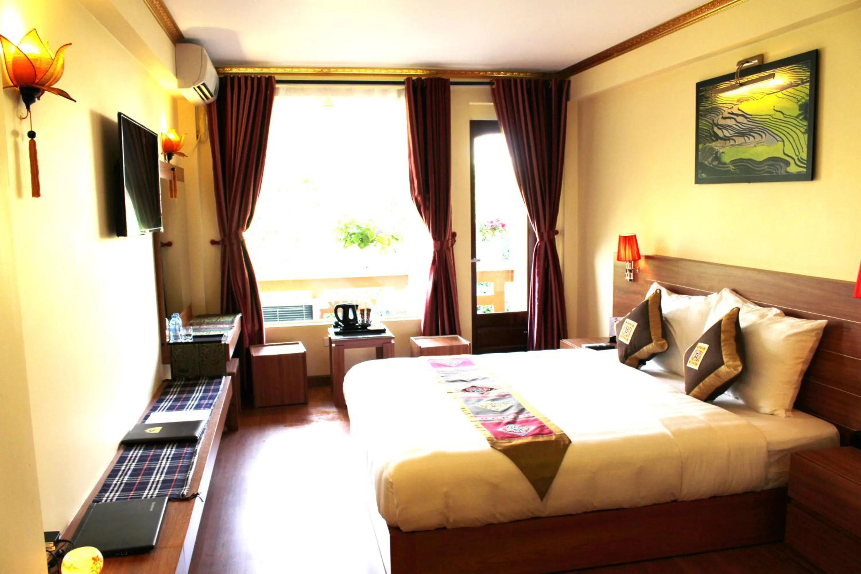 Bed in Sapa Dragon Hotel