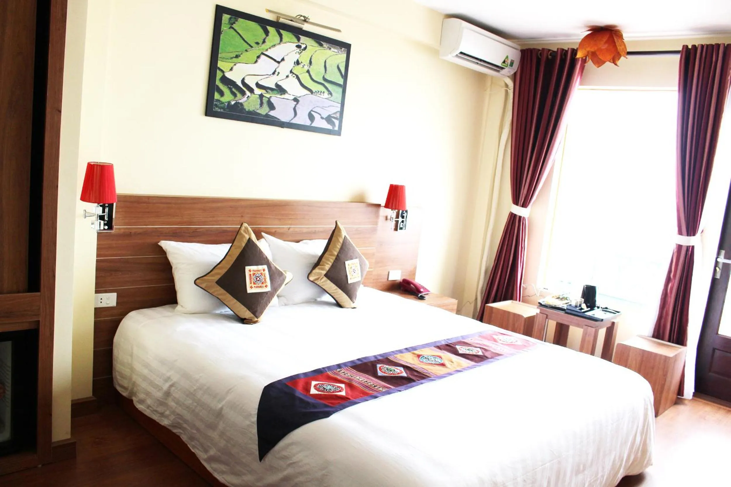 Bed in Sapa Dragon Hotel