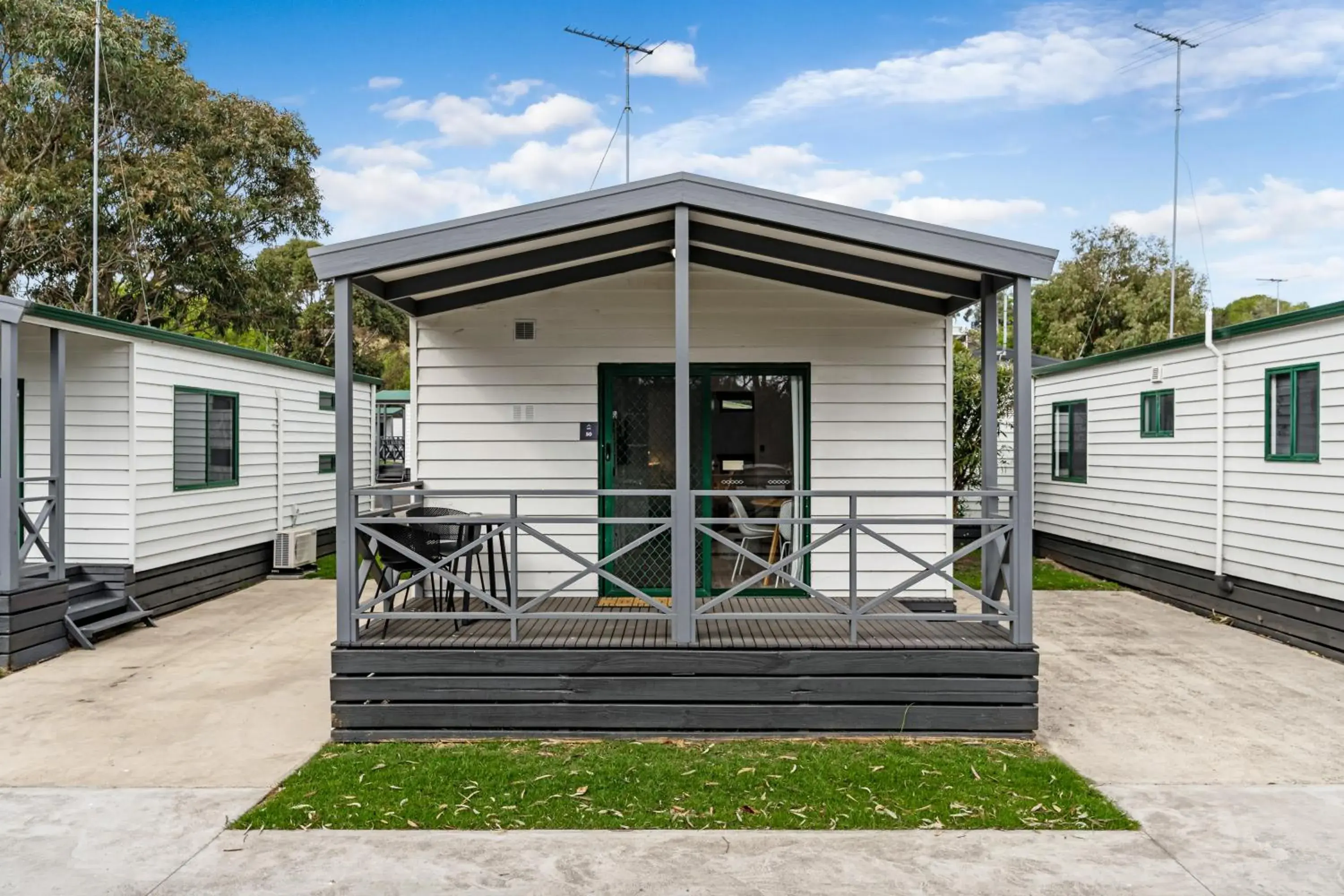Deluxe Cabin (2BR) in Tasman Holiday Parks - Geelong Deluxe Cabin (2BR) in Tasman Holiday Parks - Geelong