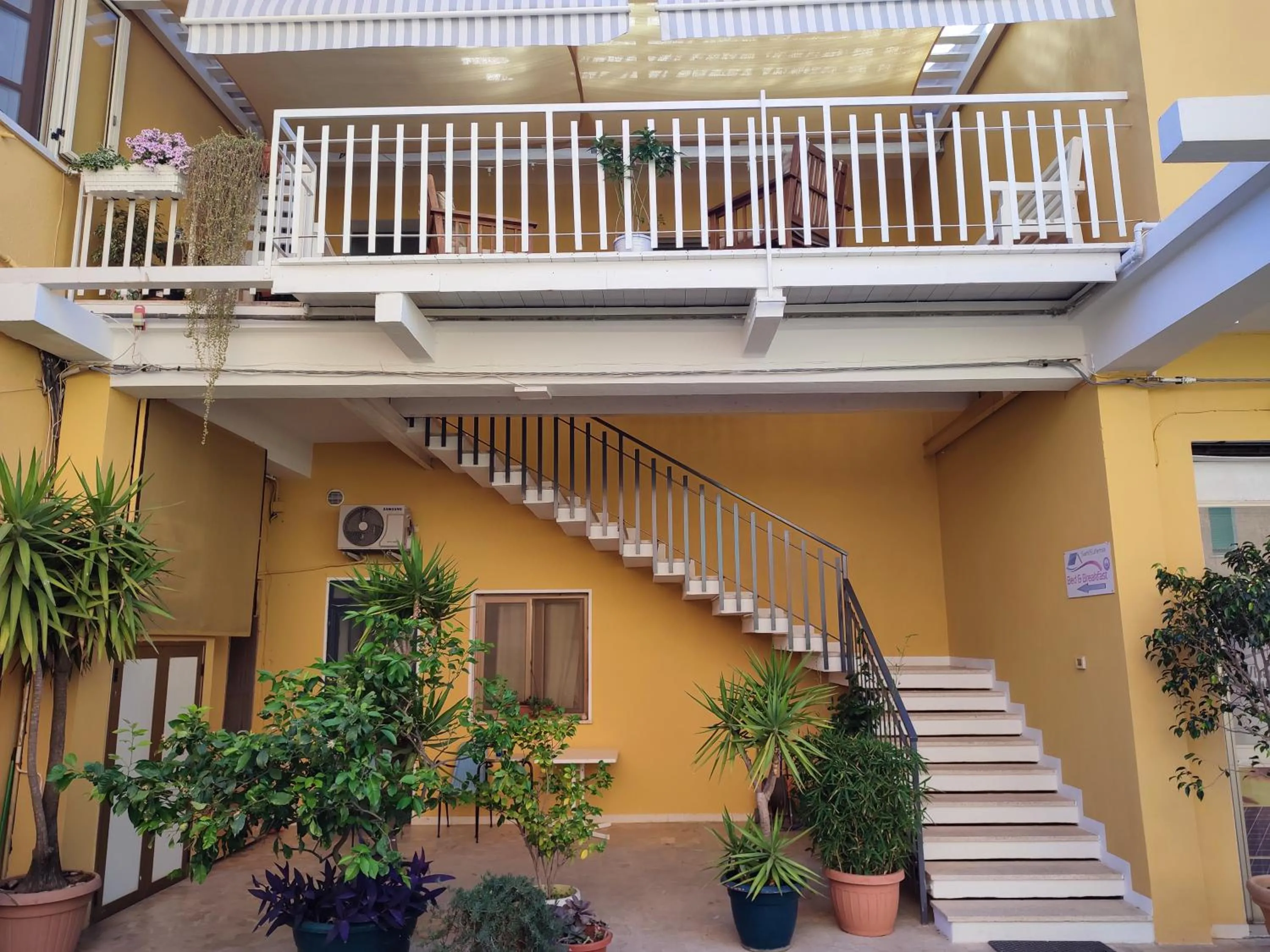 Patio in B&B Sant'Eufemia