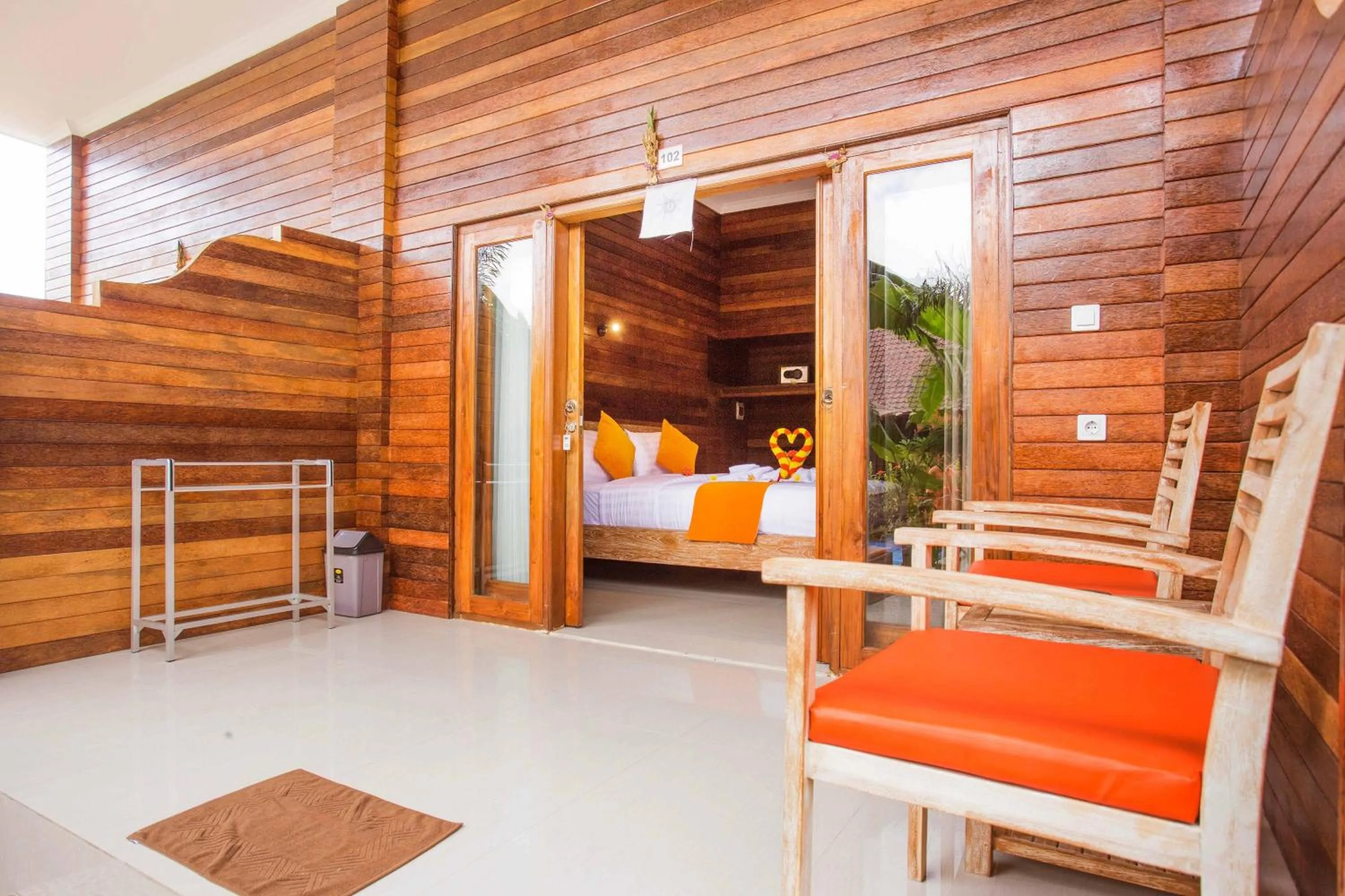 Seating area, Bed in Dinatah Lembongan Villas