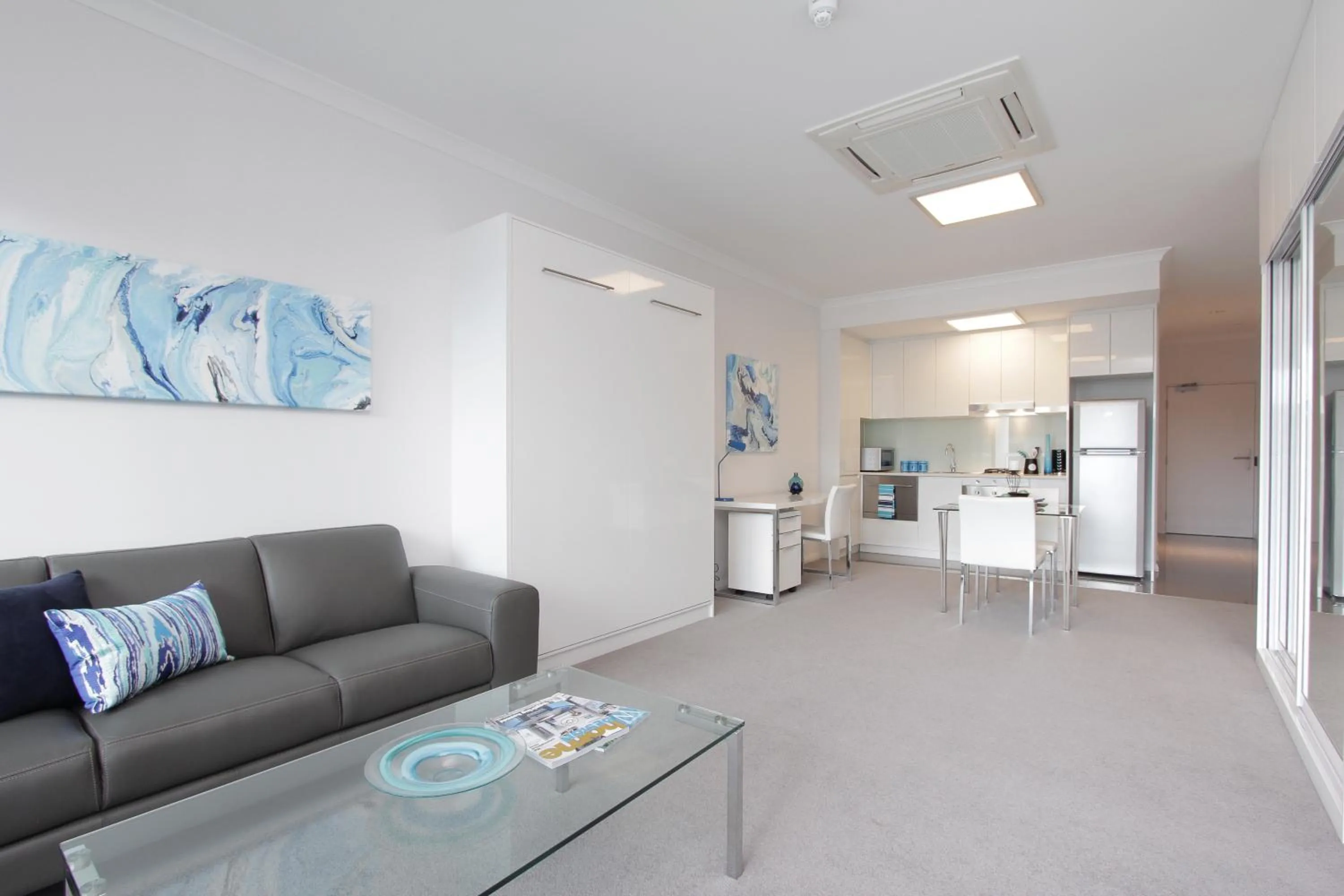 Communal lounge/ TV room in 188 Apartments