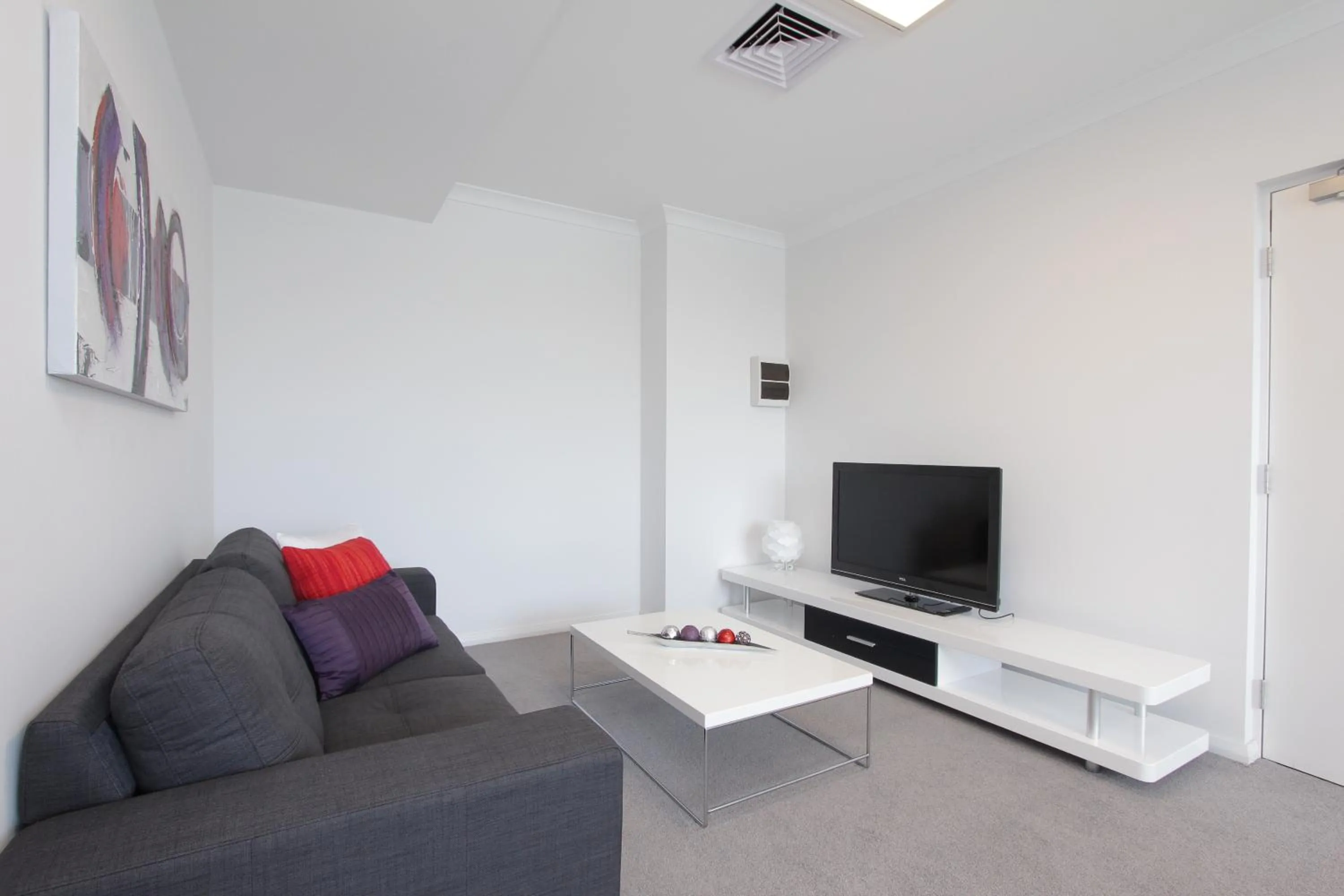 Communal lounge/ TV room in 188 Apartments