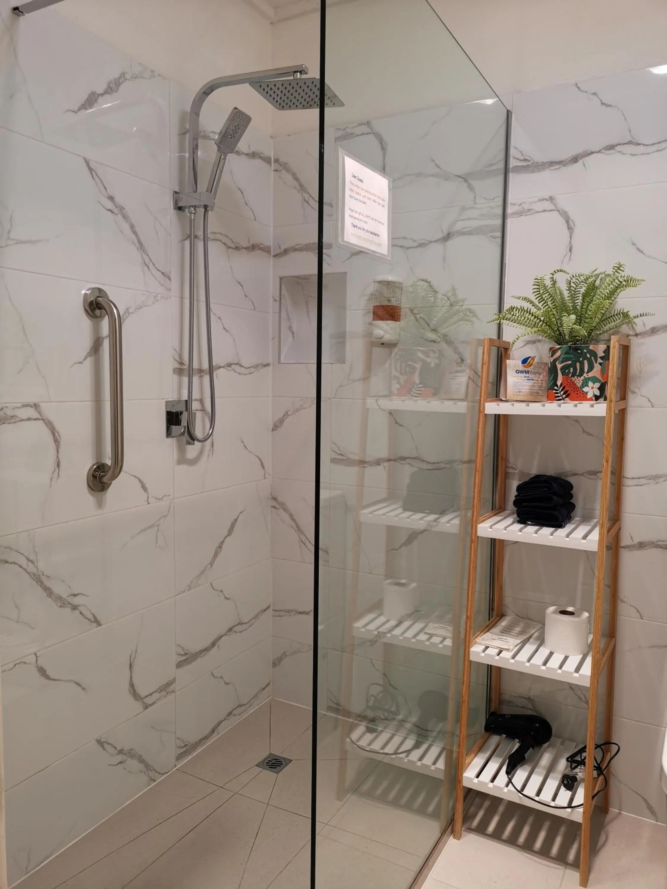 Bathroom in Donald Riverside Motel