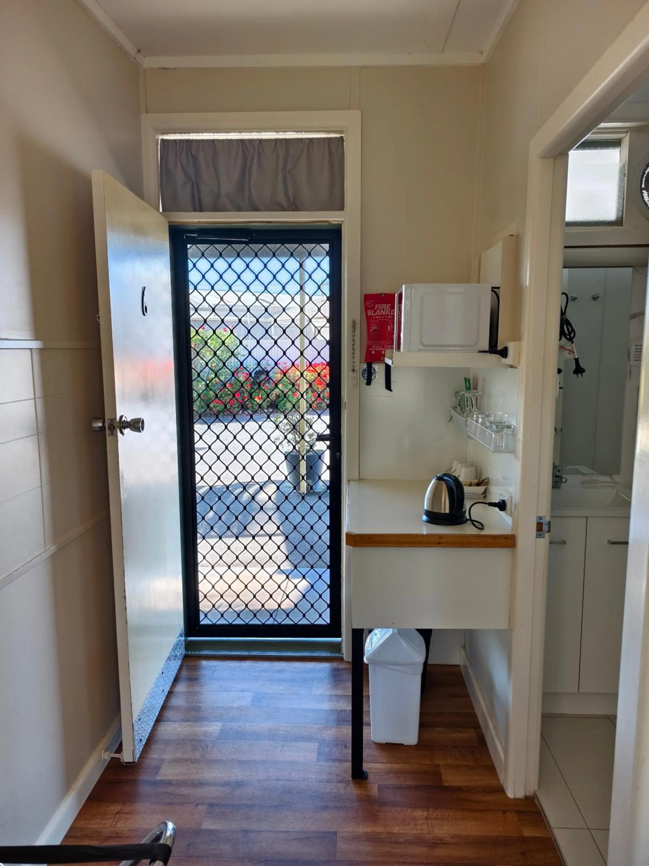 Donald Riverside Motel