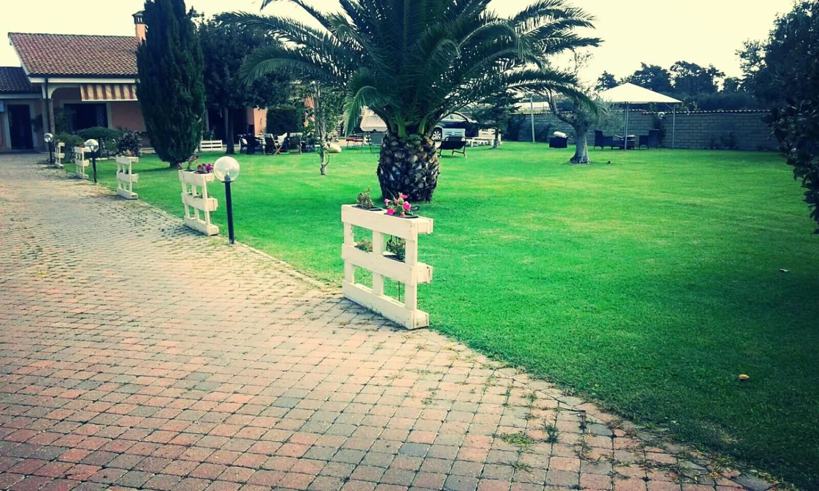 Garden in Villa Elegance